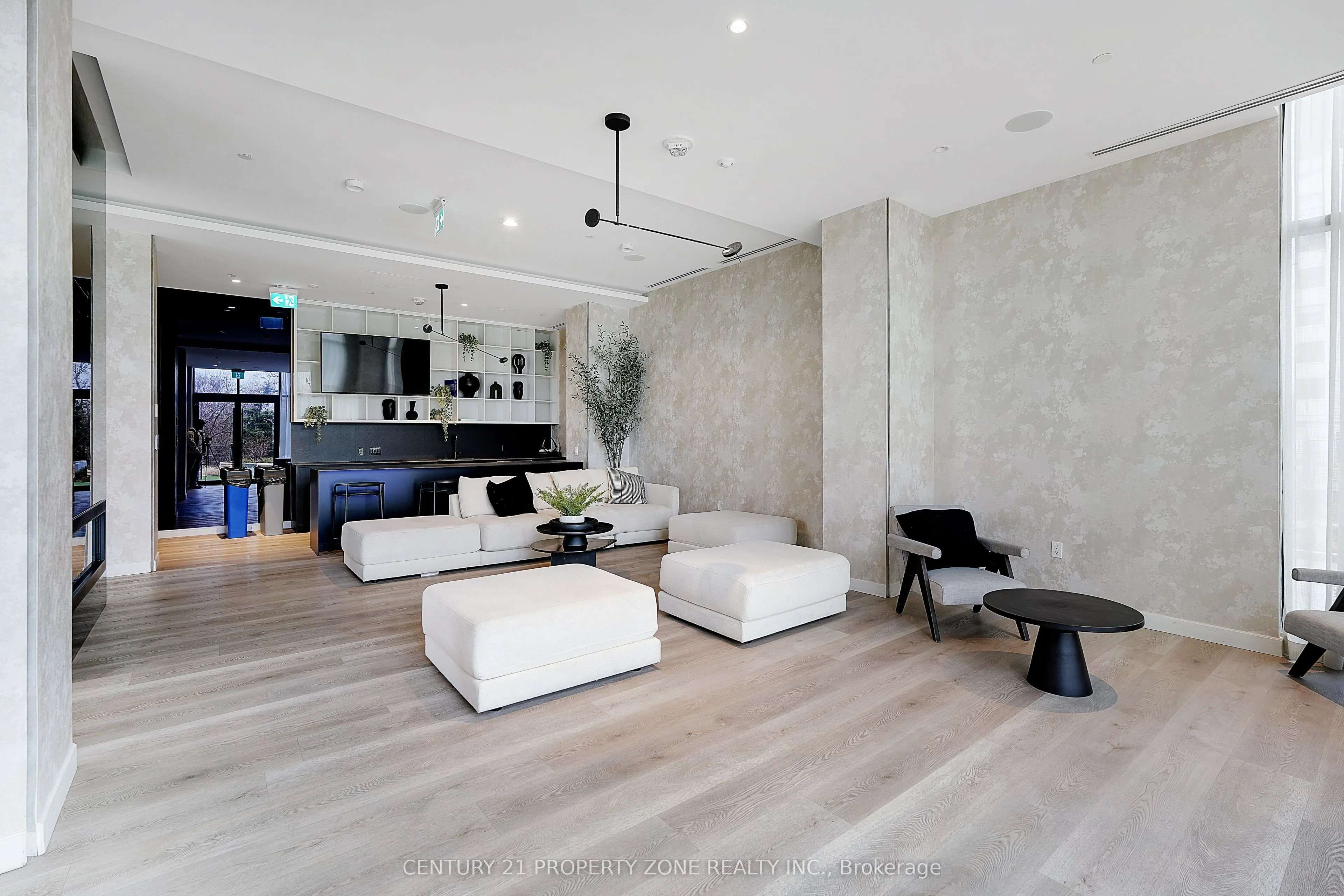 86 Dundas Street E #1015