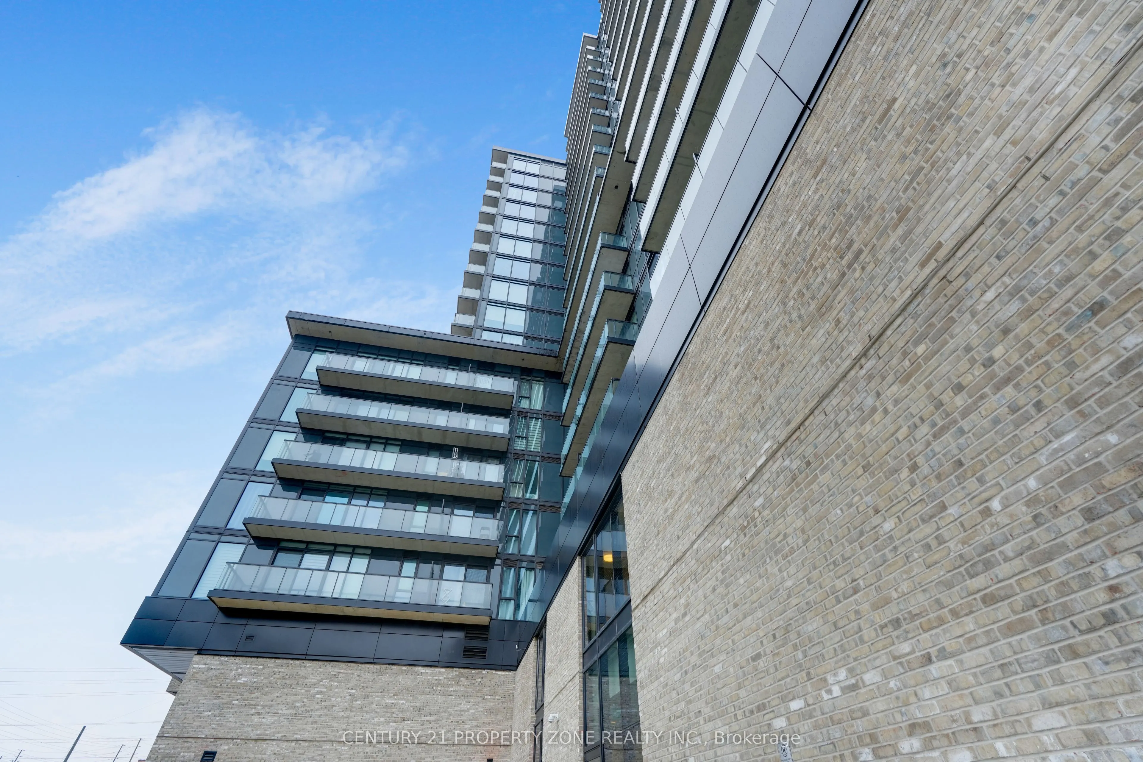 86 Dundas Street E #1015