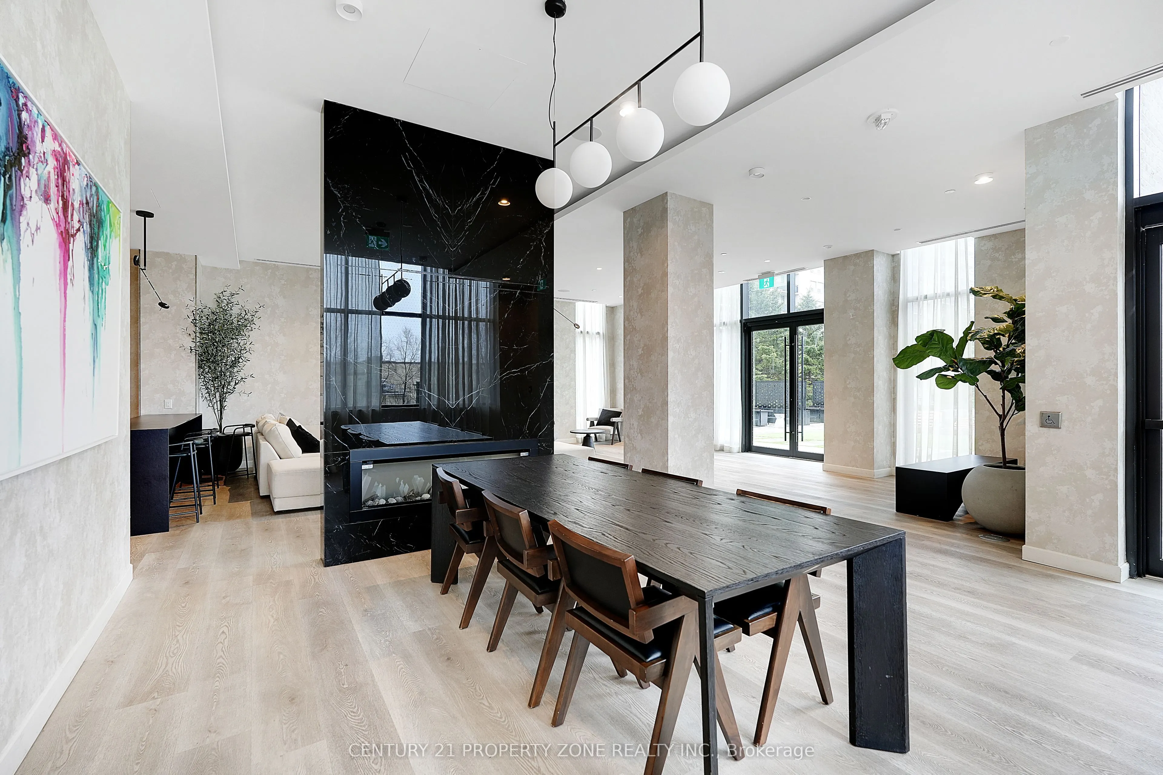 86 Dundas Street E #1015