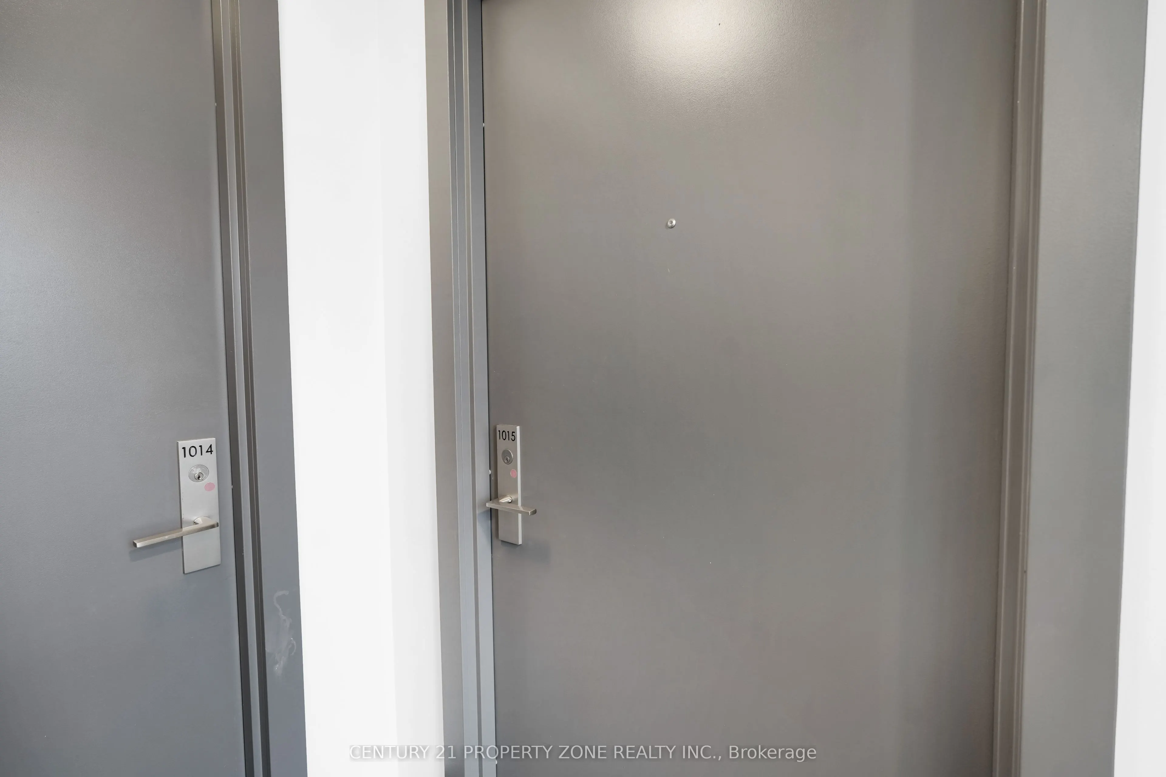 86 Dundas Street E #1015