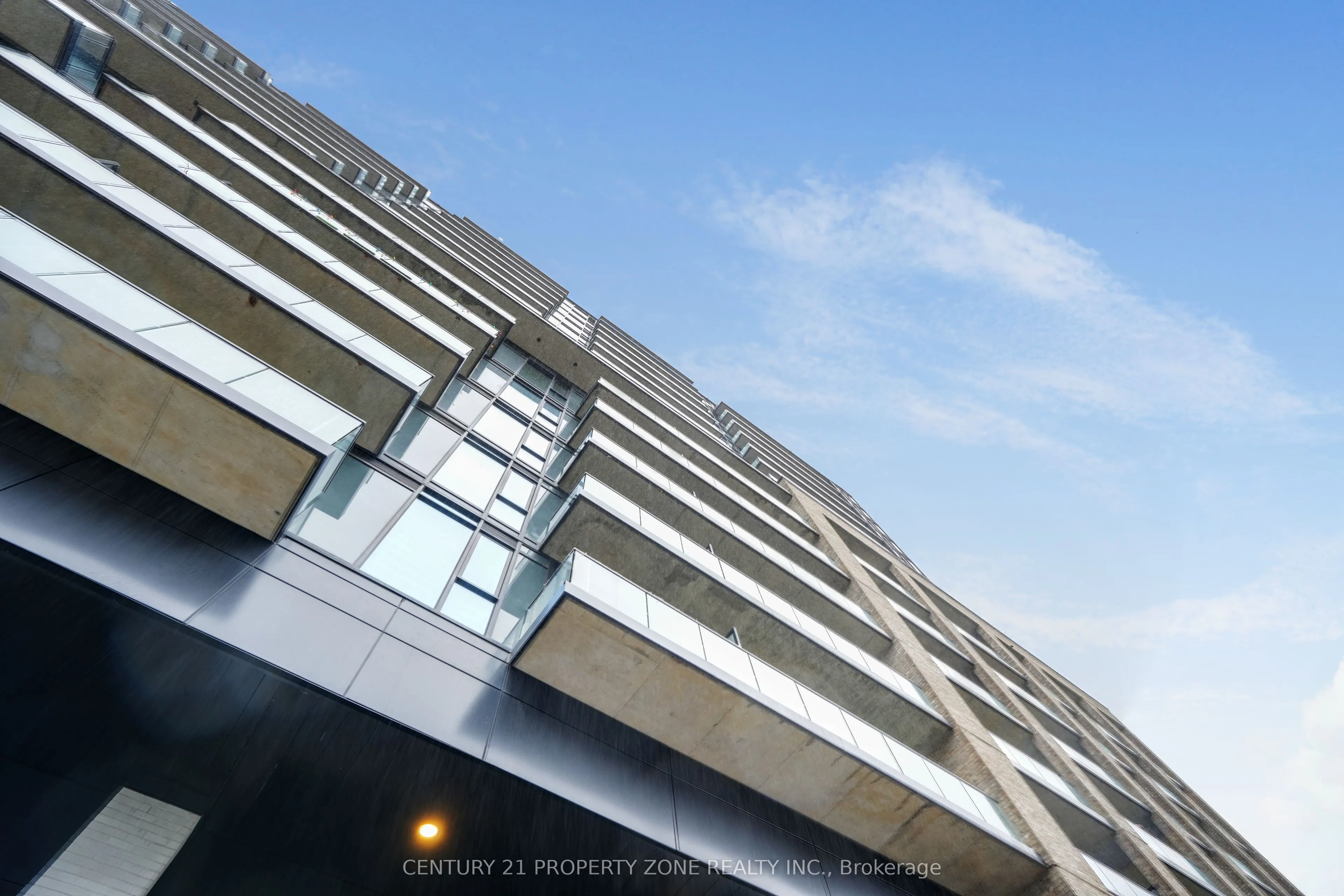 86 Dundas Street E #1015