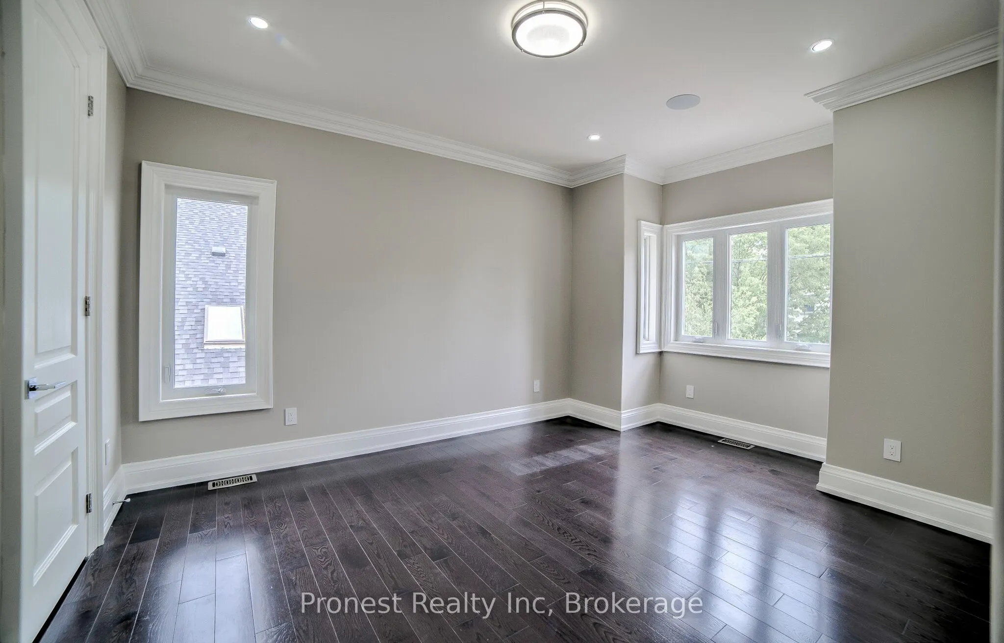 53 Eaglewood Boulevard