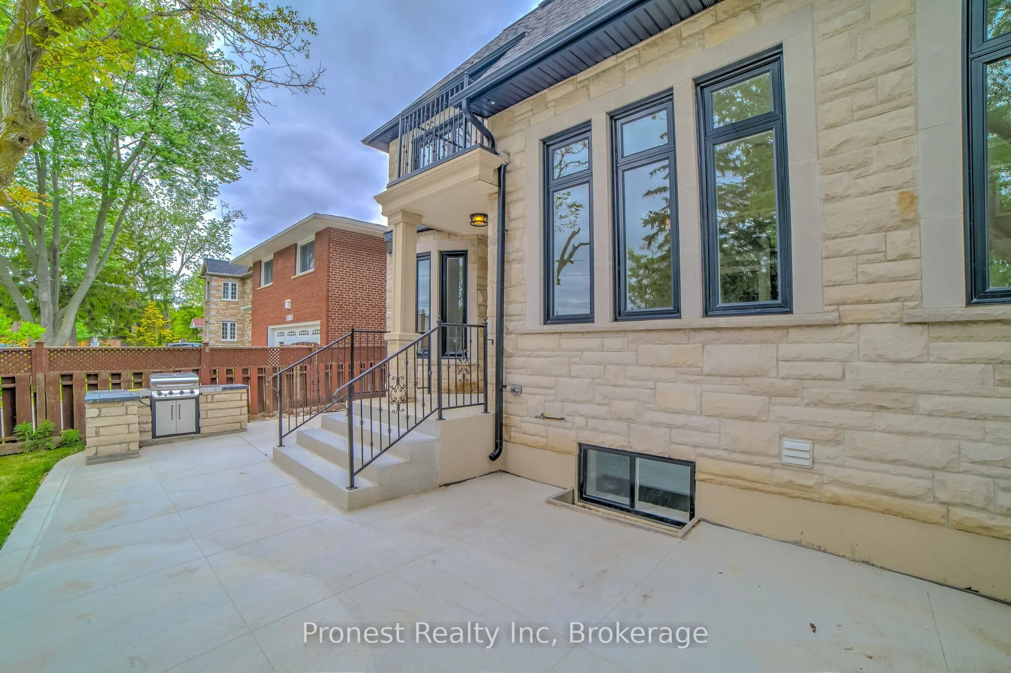53 Eaglewood Boulevard