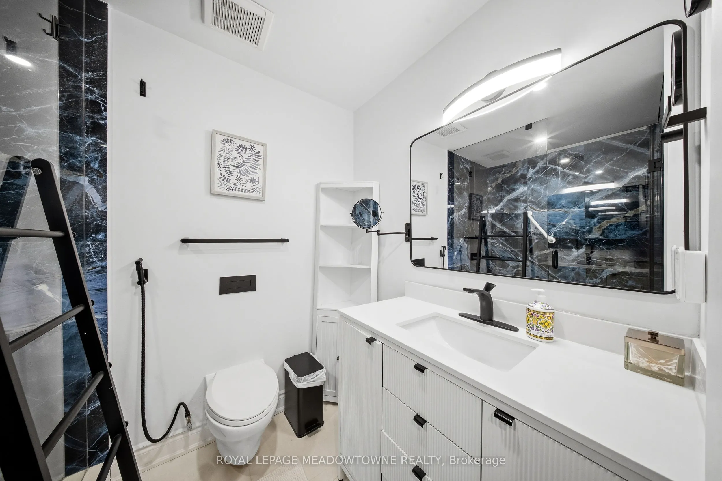 208 Glen Oak Drive