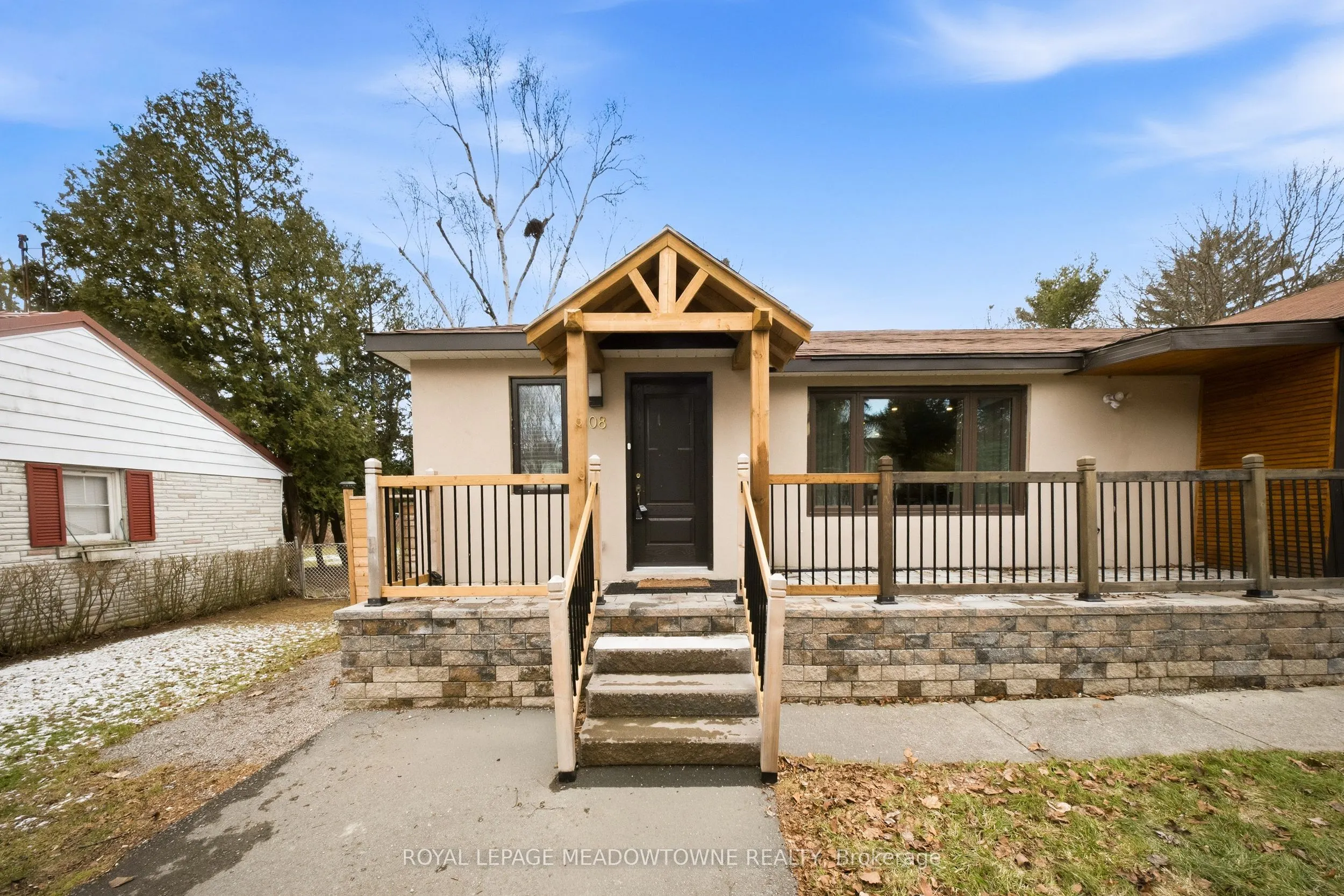 208 Glen Oak Drive