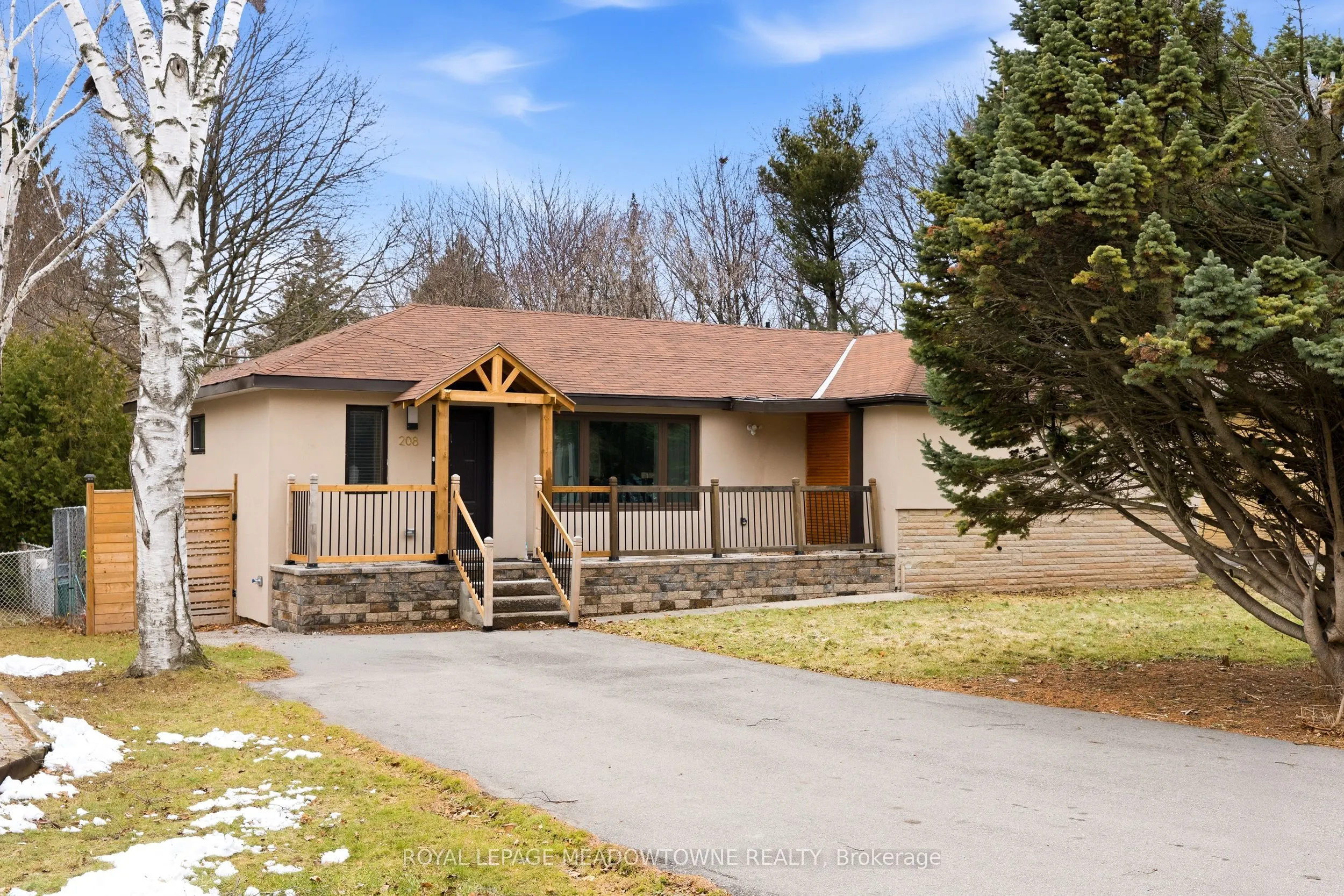 208 Glen Oak Drive