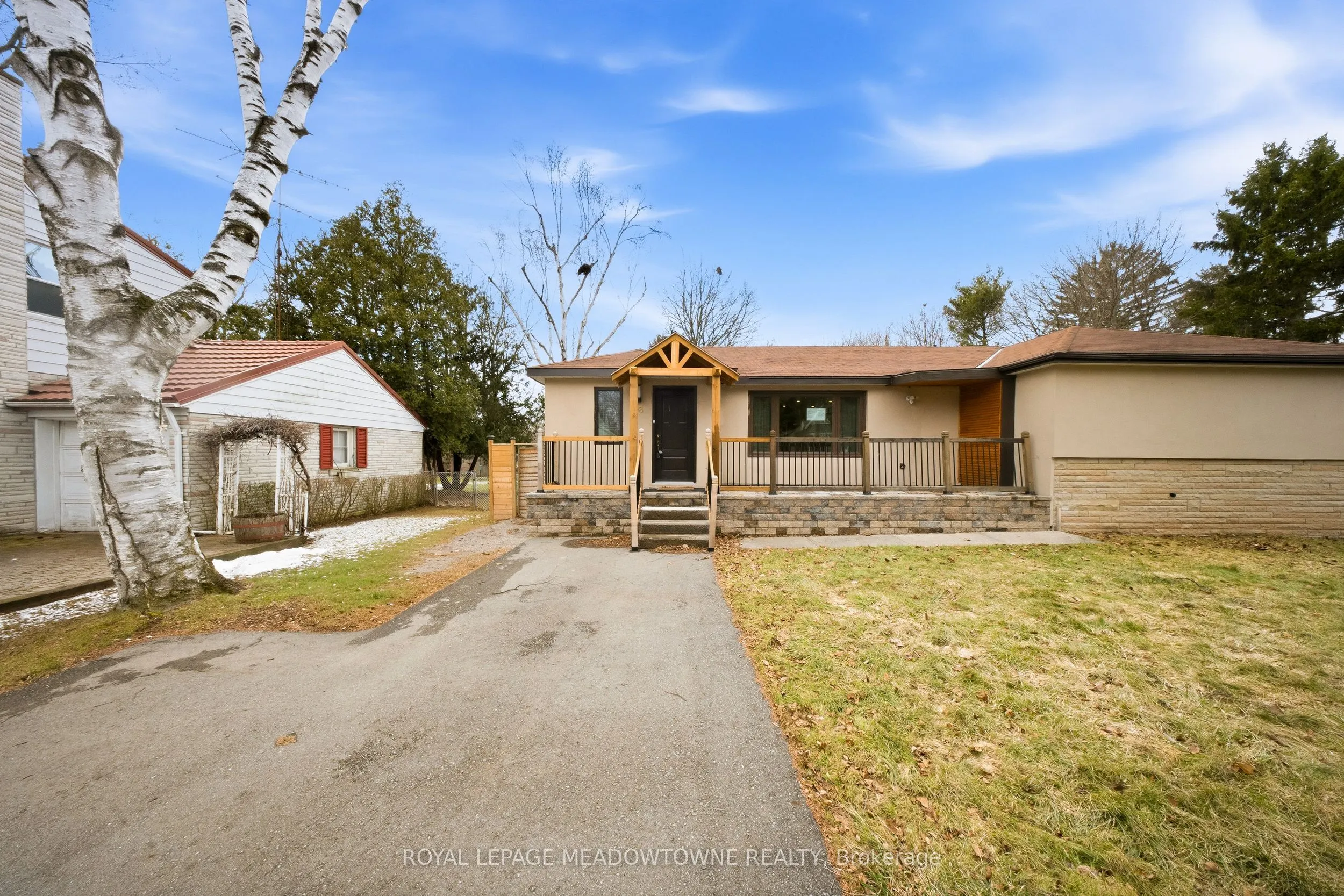208 Glen Oak Drive