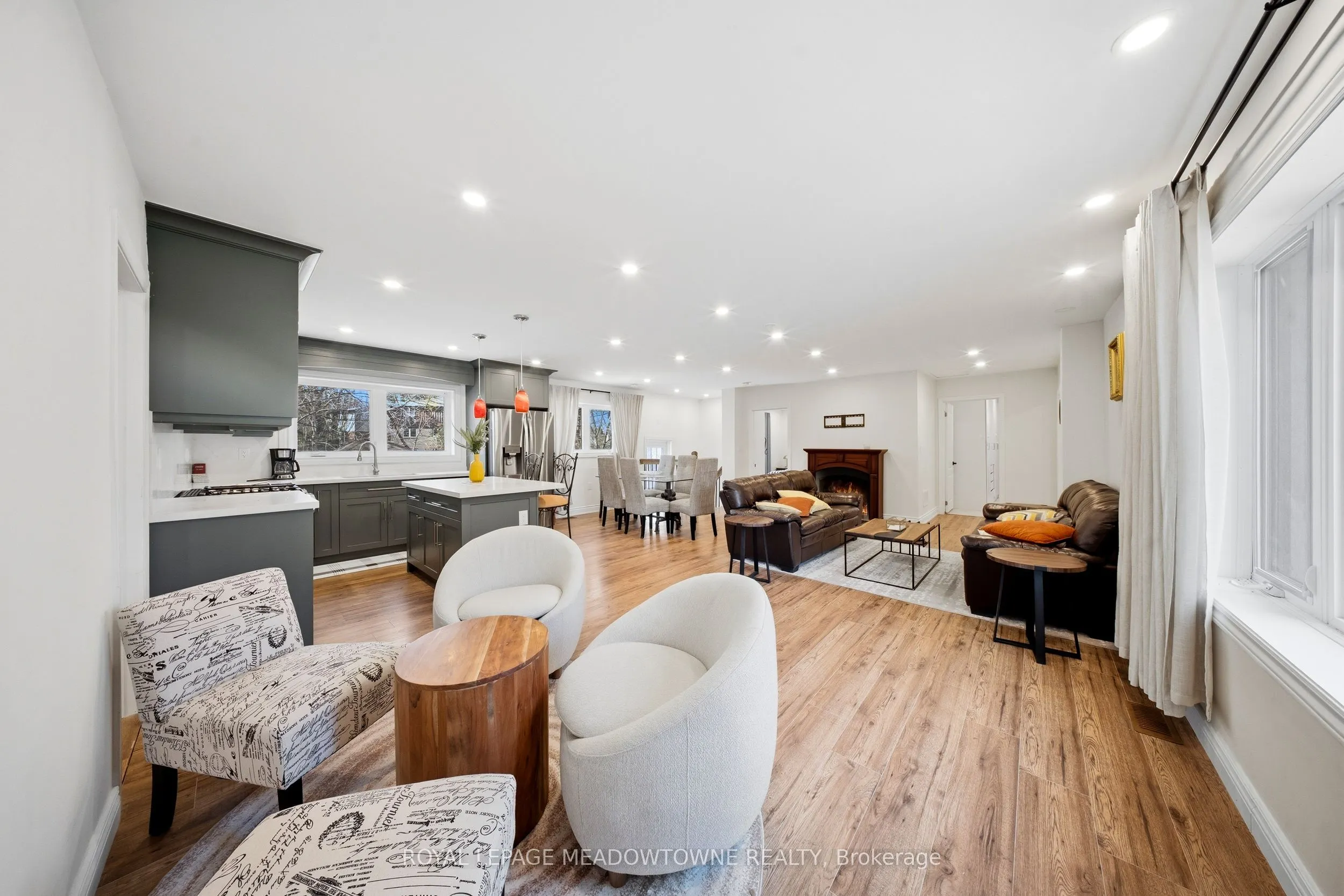 208 Glen Oak Drive