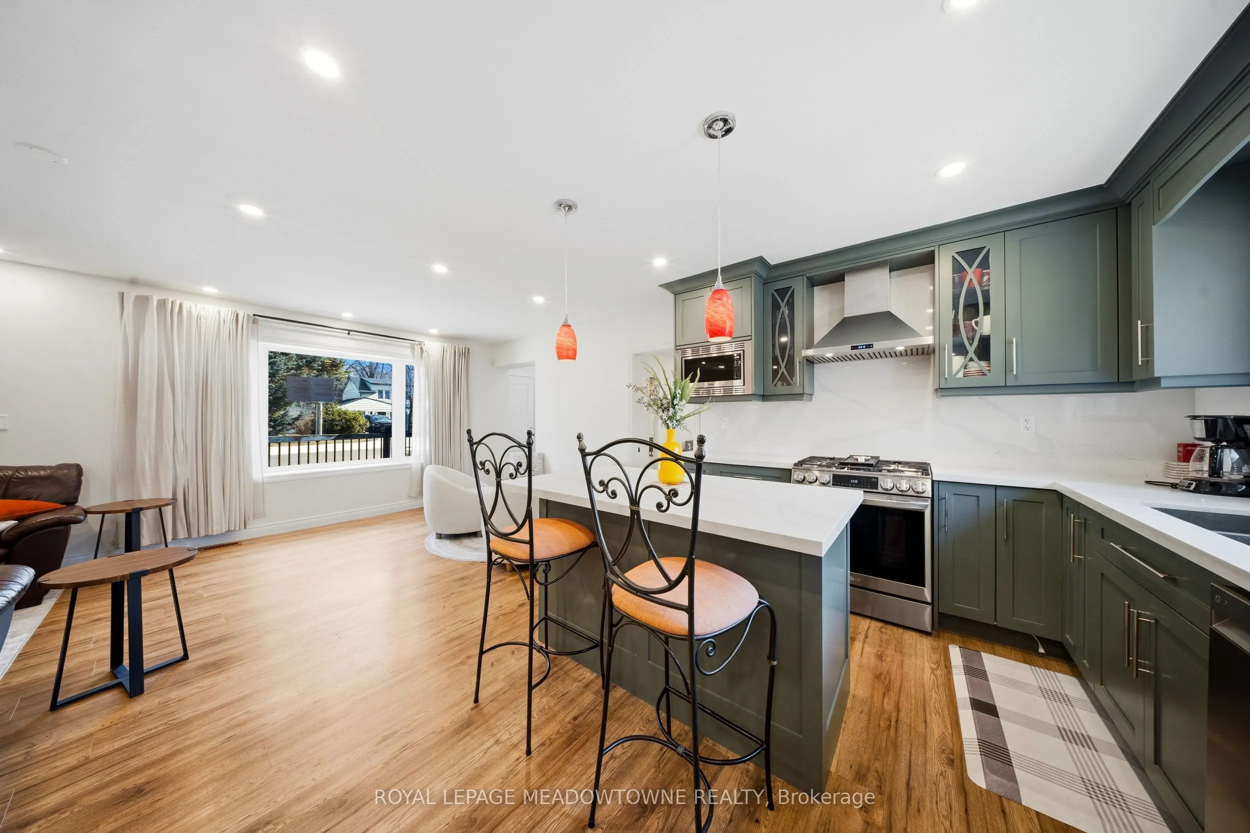 208 Glen Oak Drive