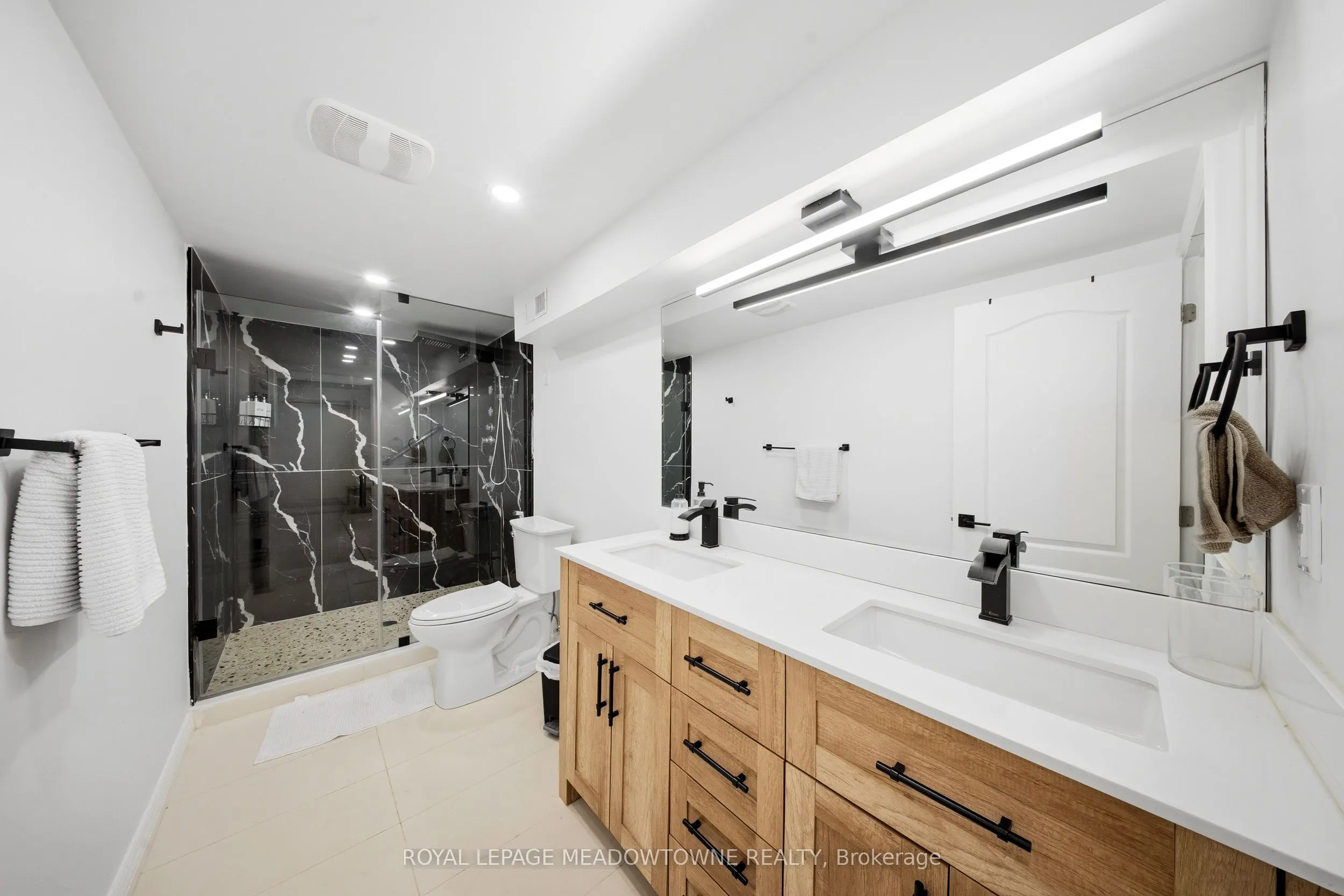 208 Glen Oak Drive