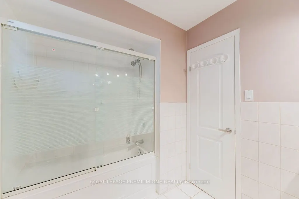 25 Sir Lancelot Court