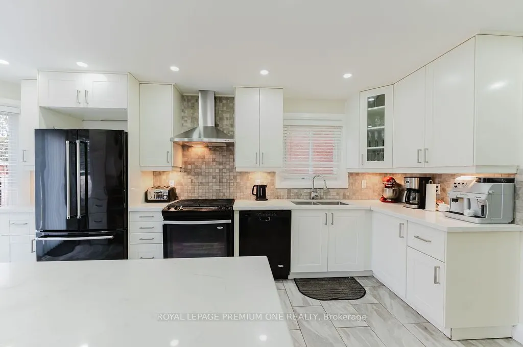 25 Sir Lancelot Court