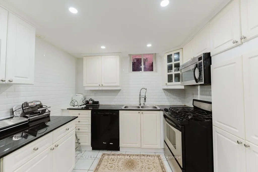 25 Sir Lancelot Court