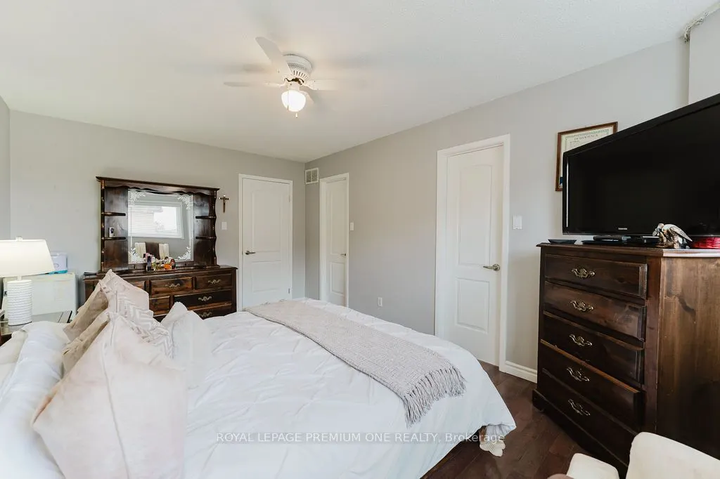25 Sir Lancelot Court