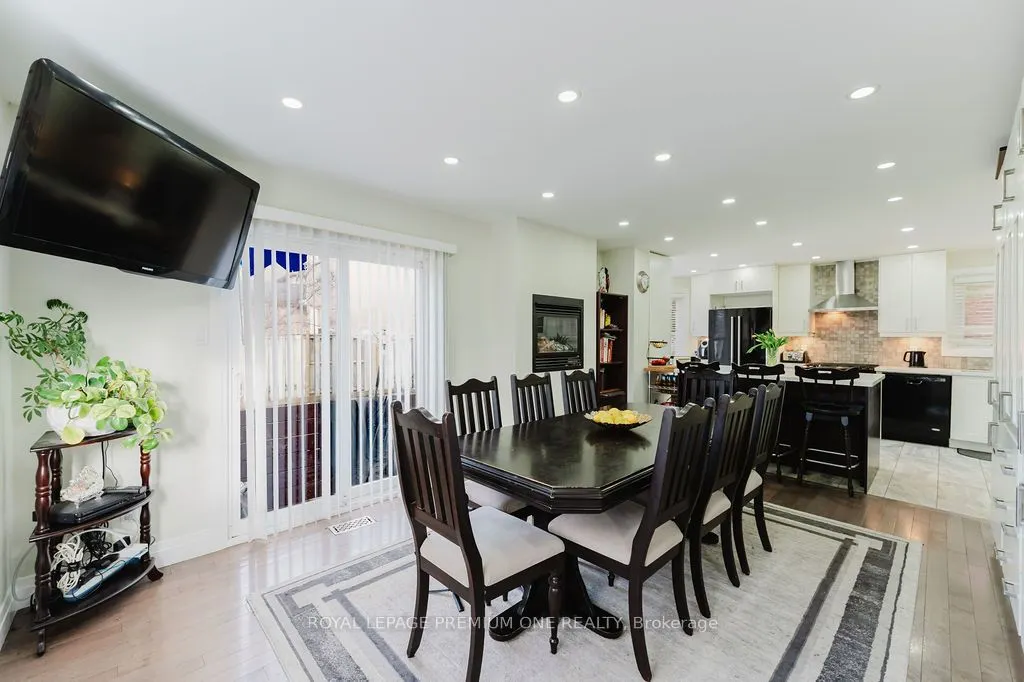 25 Sir Lancelot Court