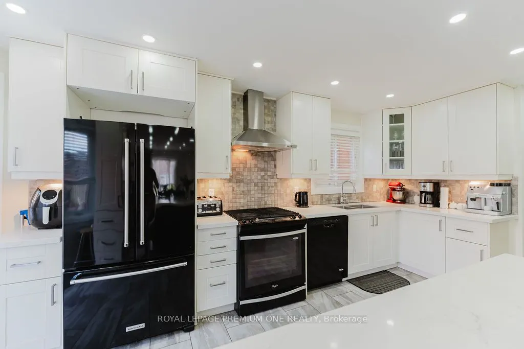 25 Sir Lancelot Court