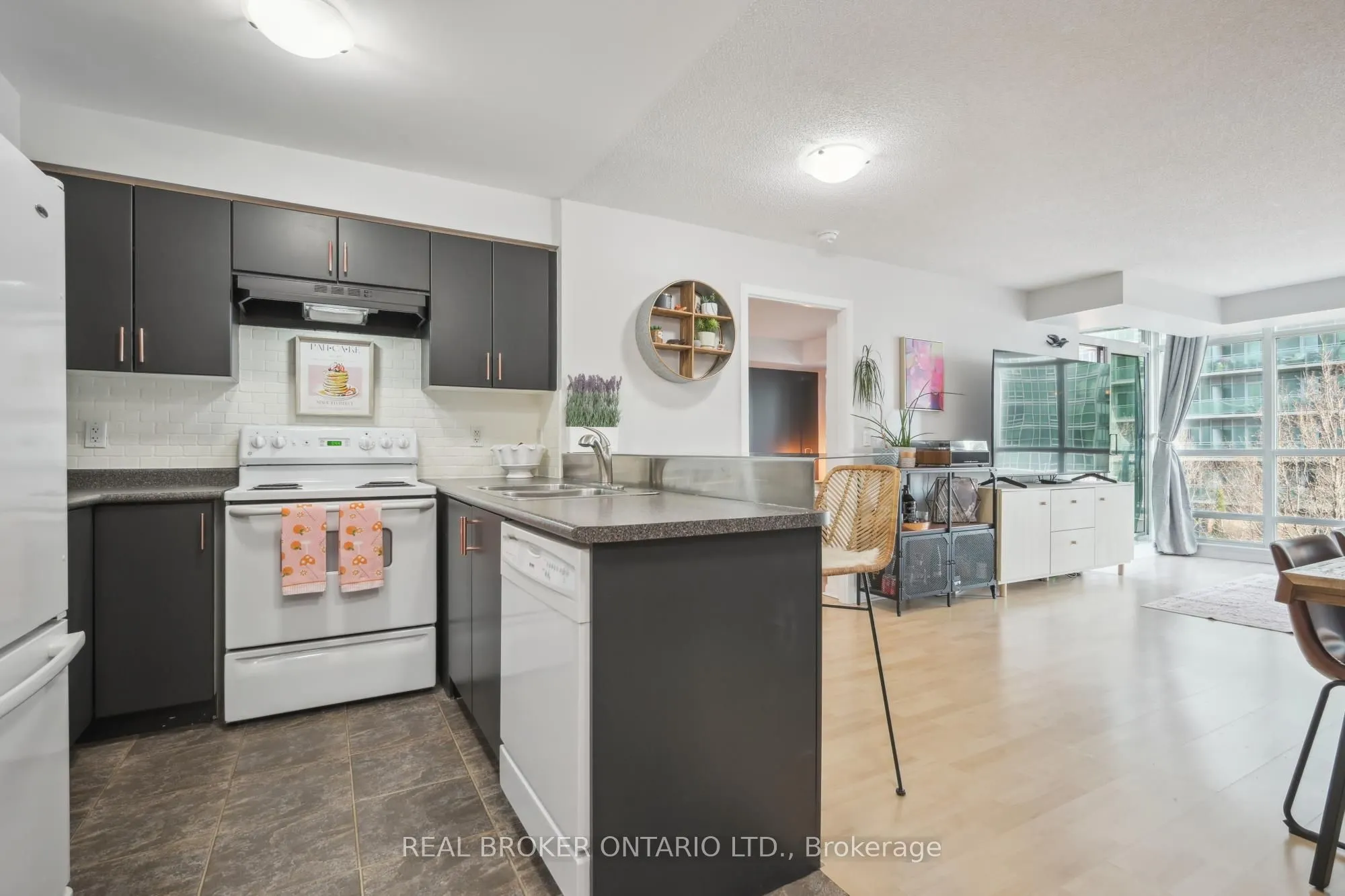 185 Legion Road N #608