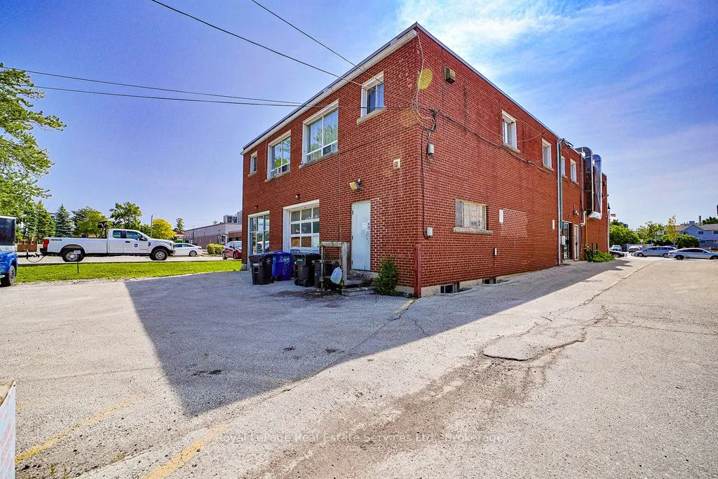 2307 - 2309 Lakeshore Road W