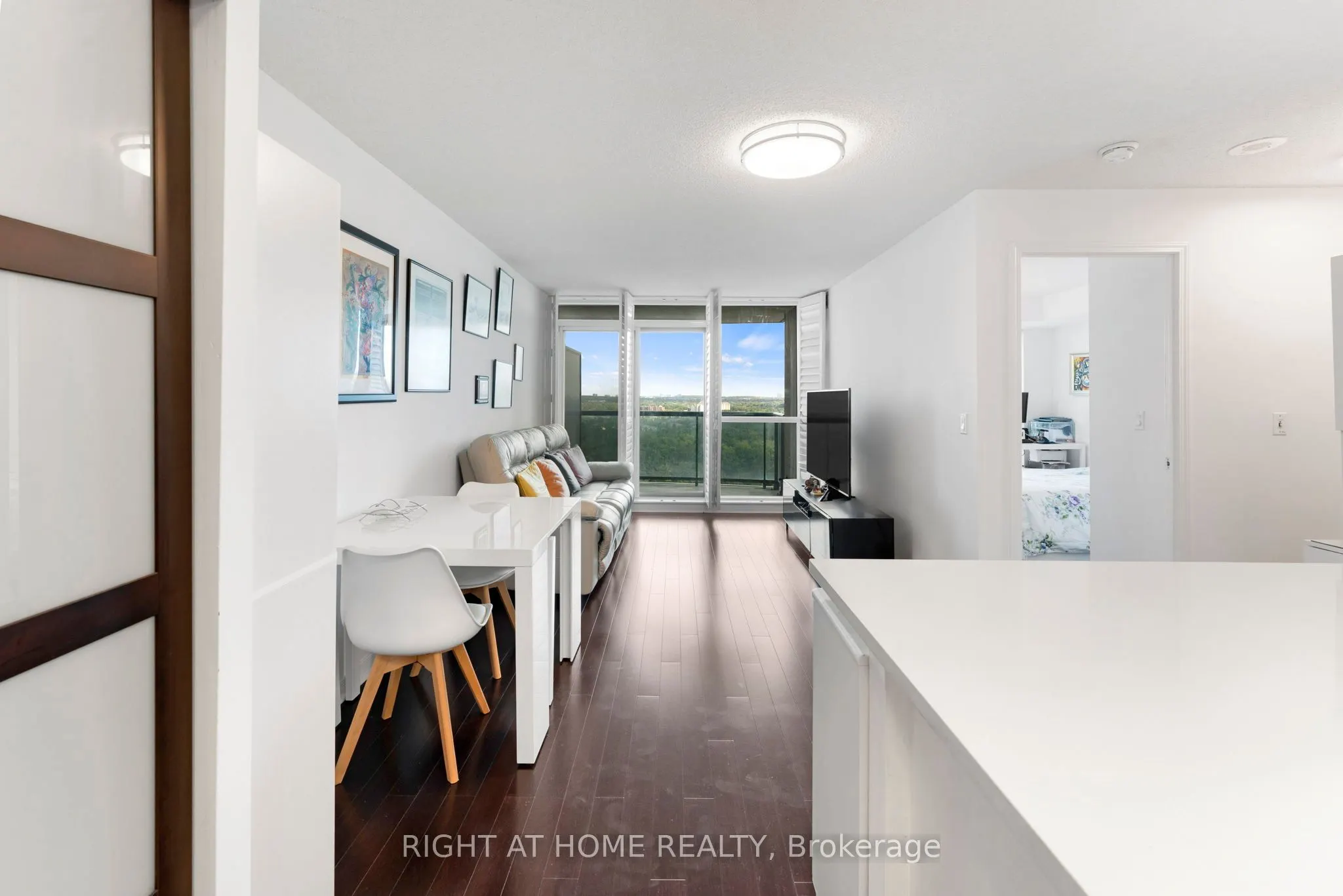2545 Erin Centre Boulevard #1611