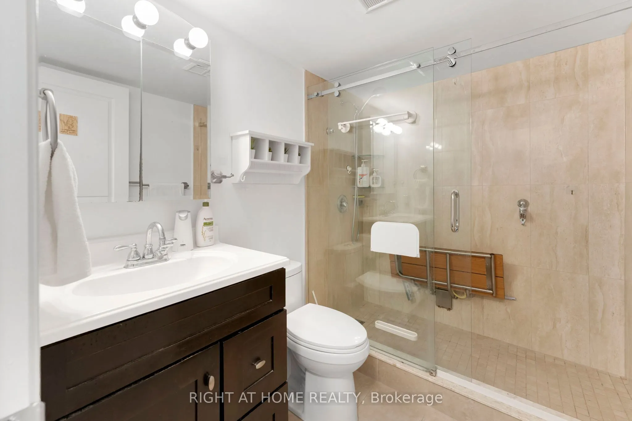 2545 Erin Centre Boulevard #1611