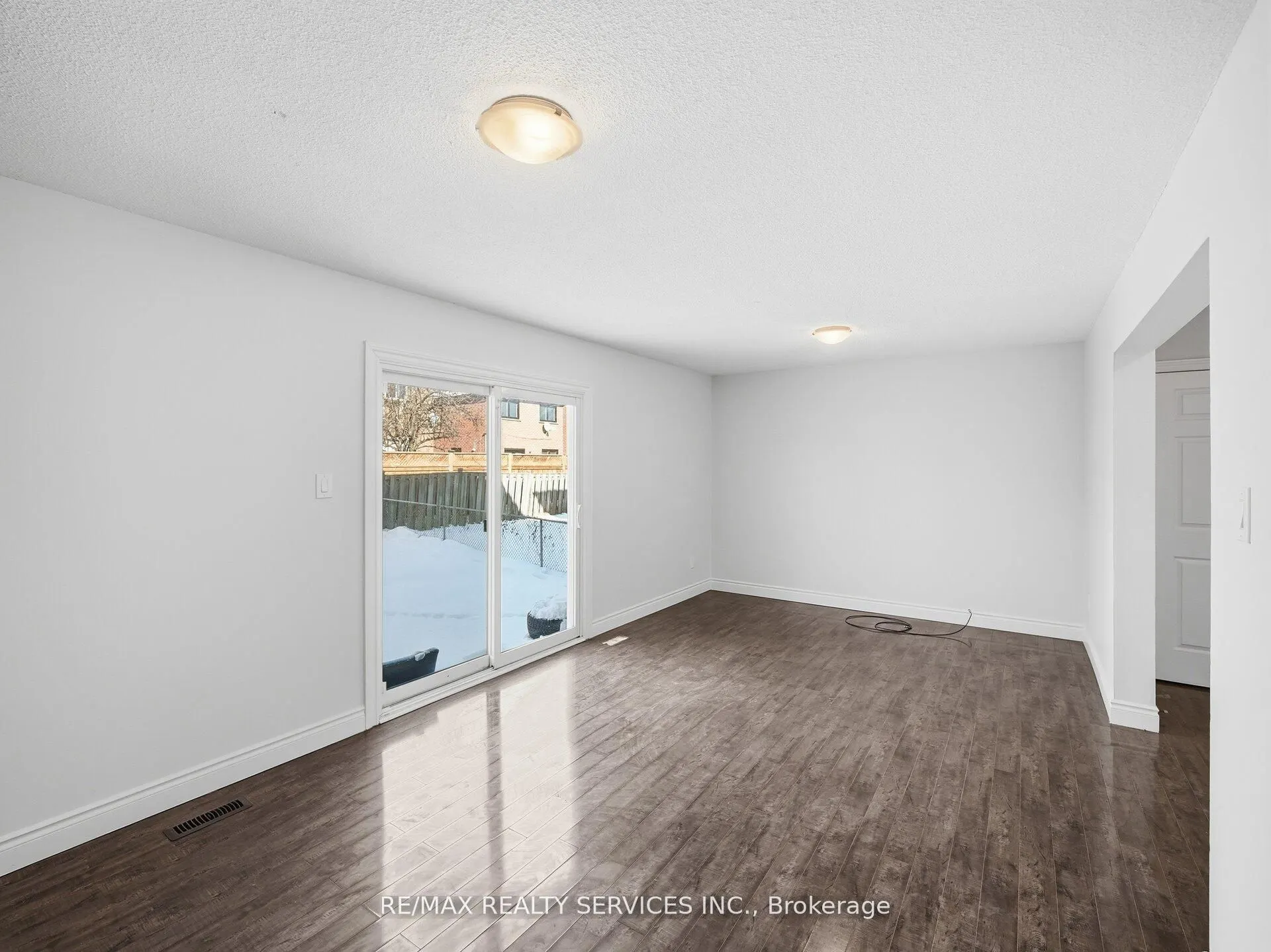 8 Deerpark Crescent