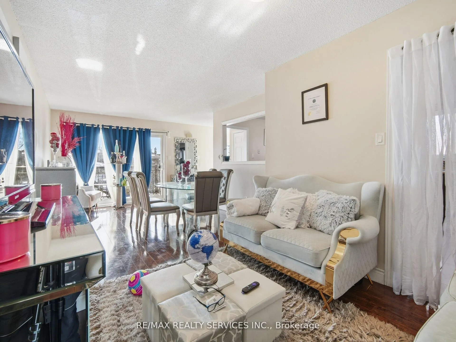 8 Deerpark Crescent