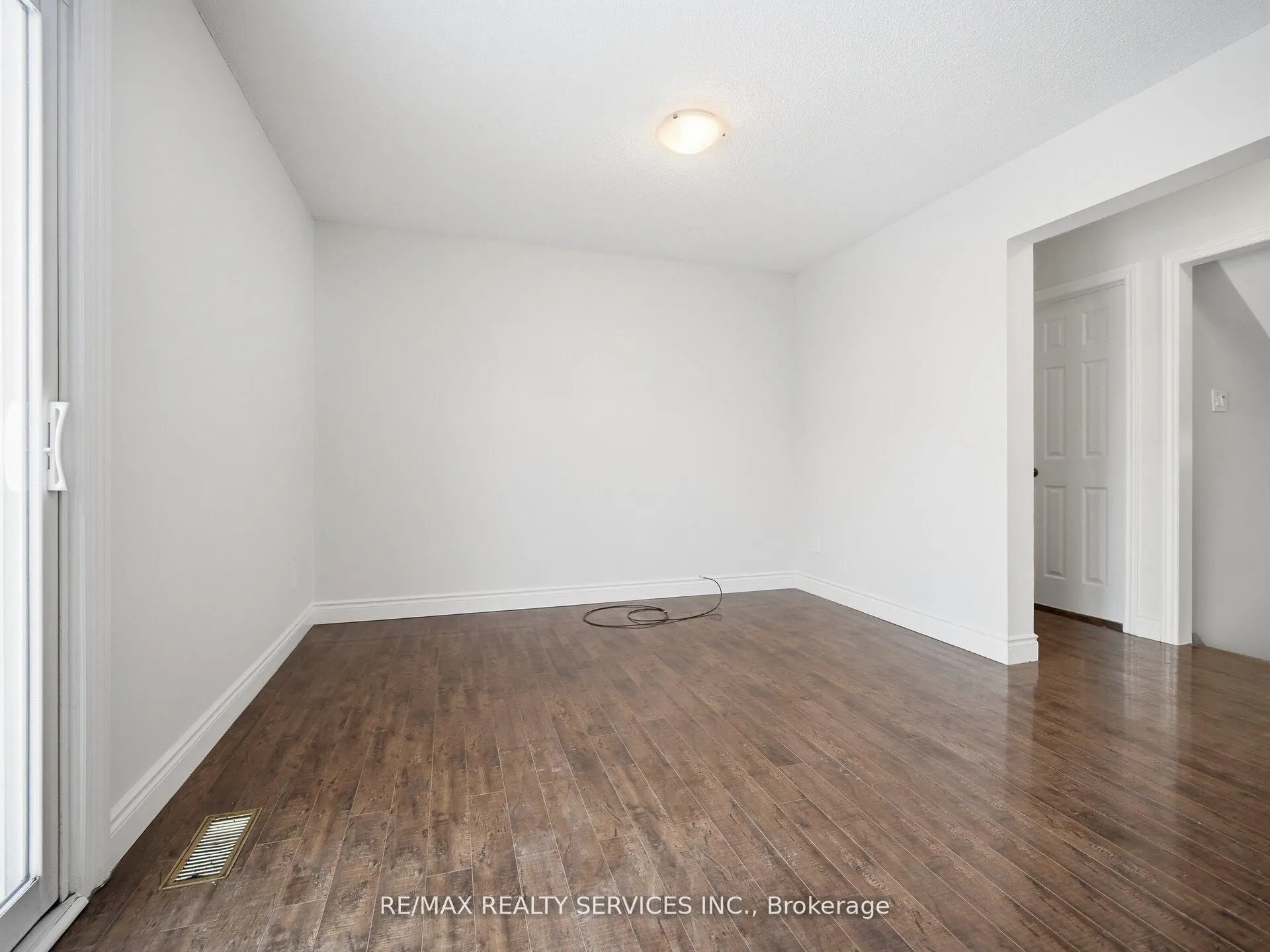 8 Deerpark Crescent
