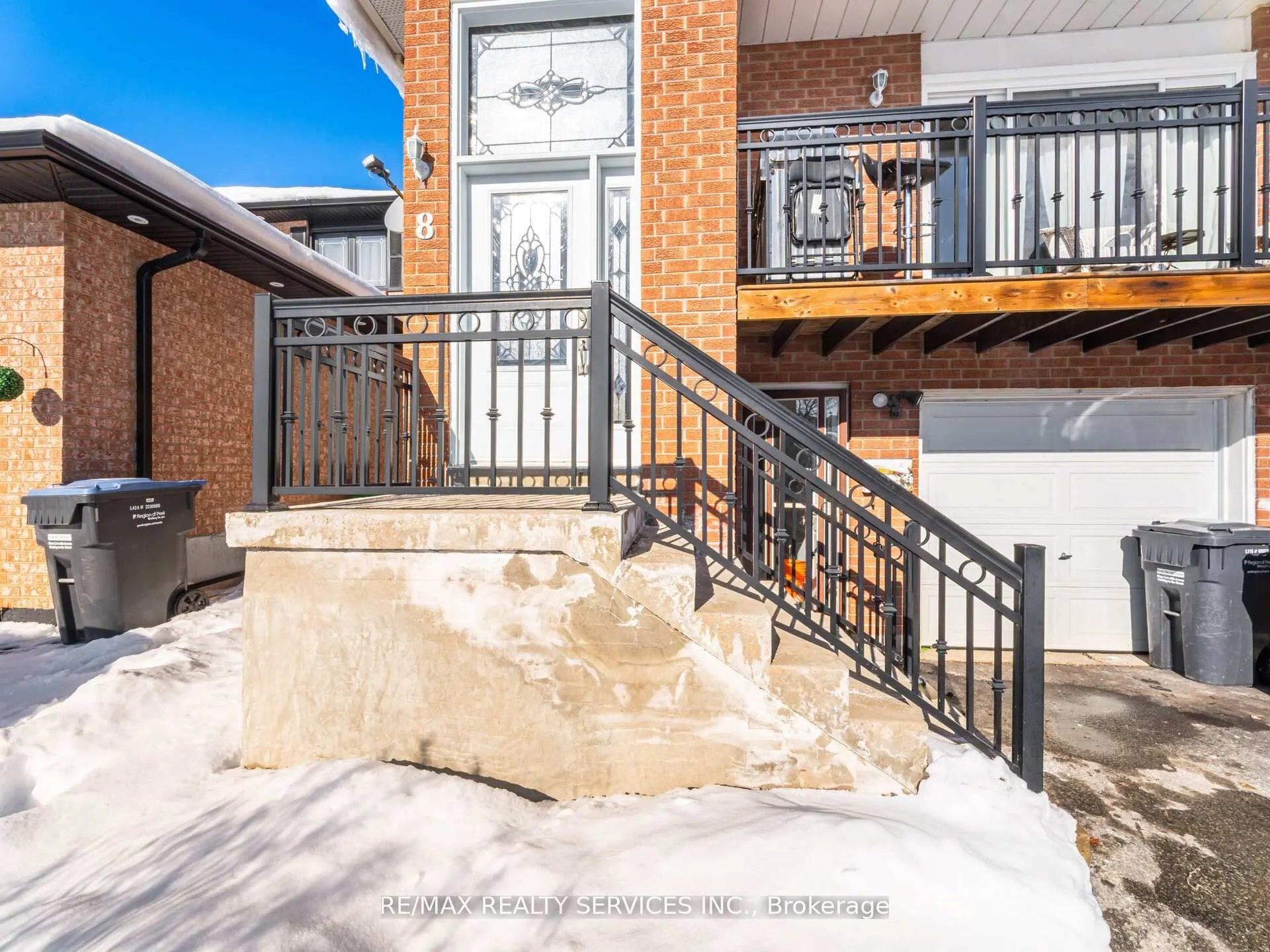 8 Deerpark Crescent