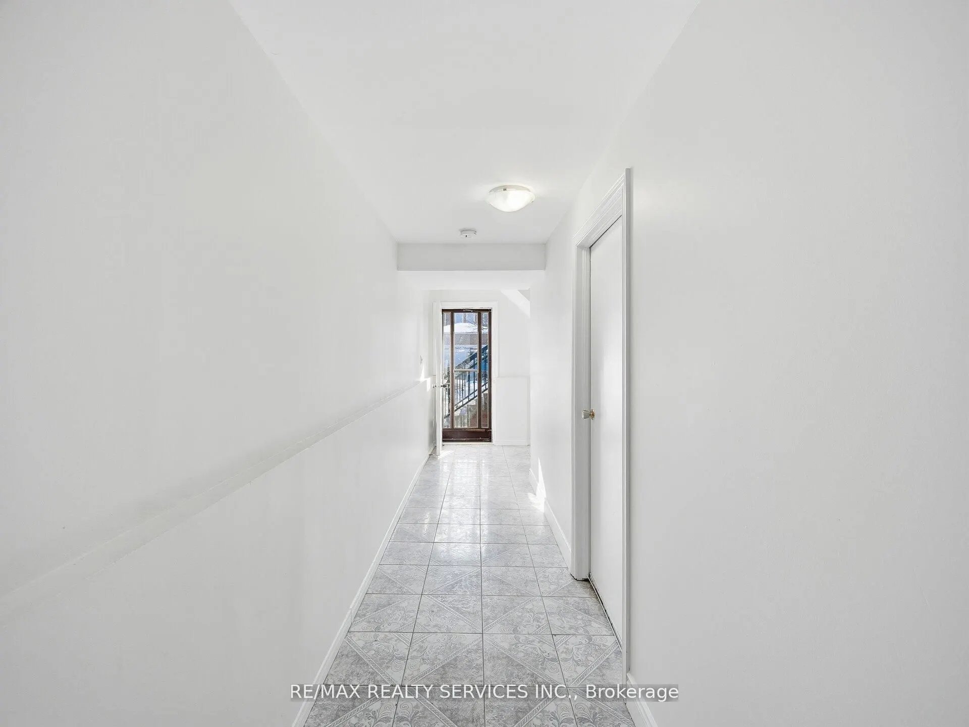 8 Deerpark Crescent