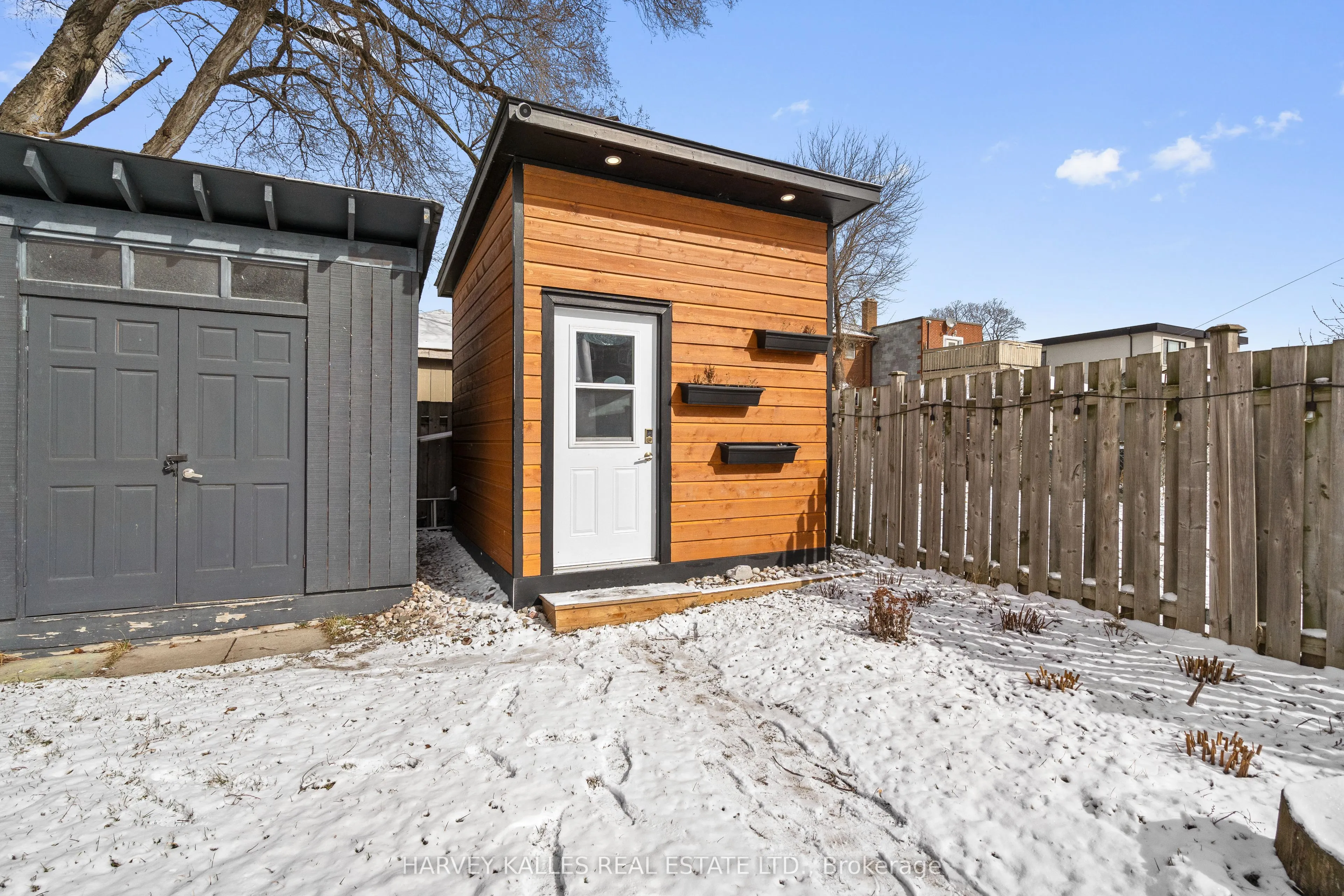 14 Manitoba Street