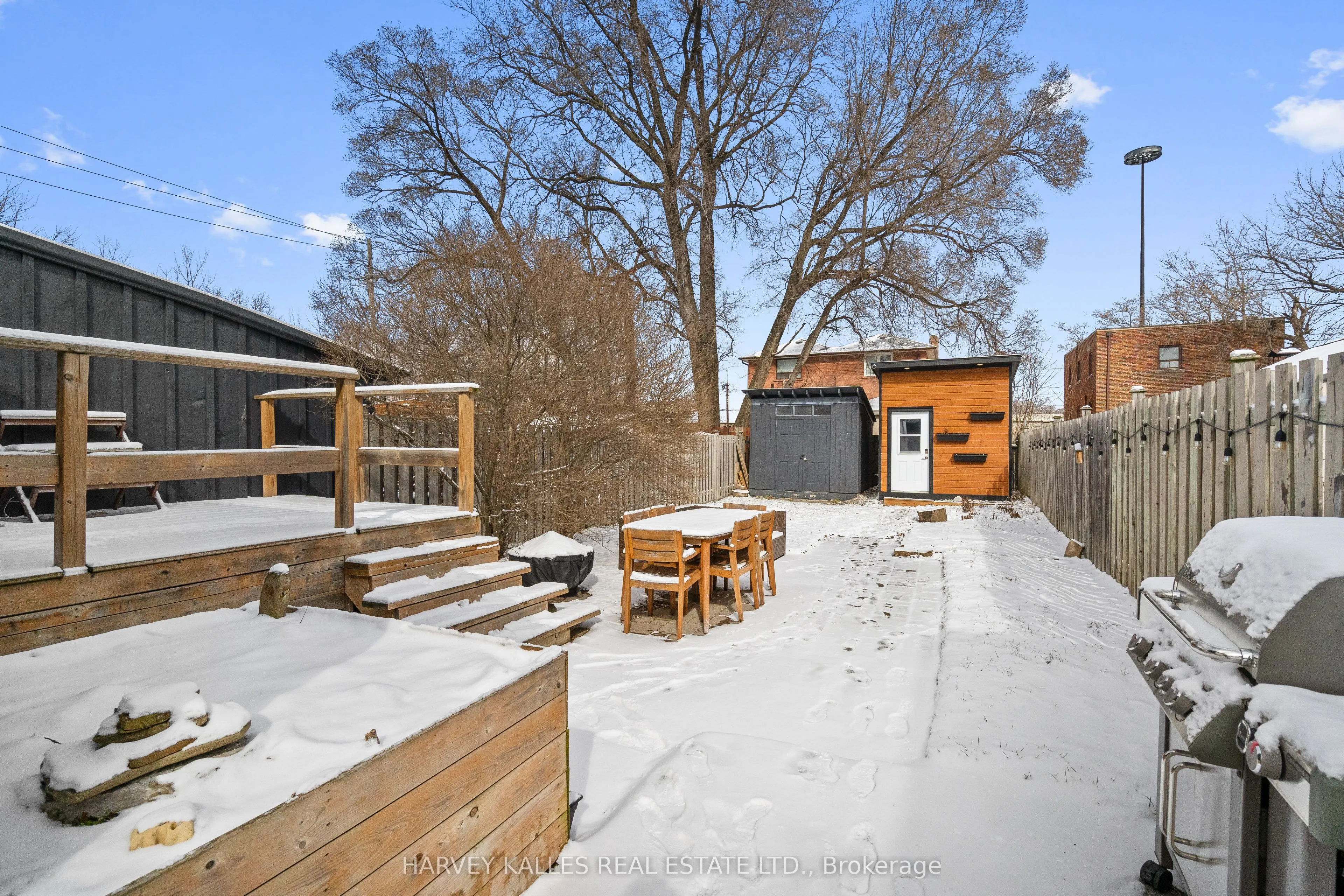 14 Manitoba Street