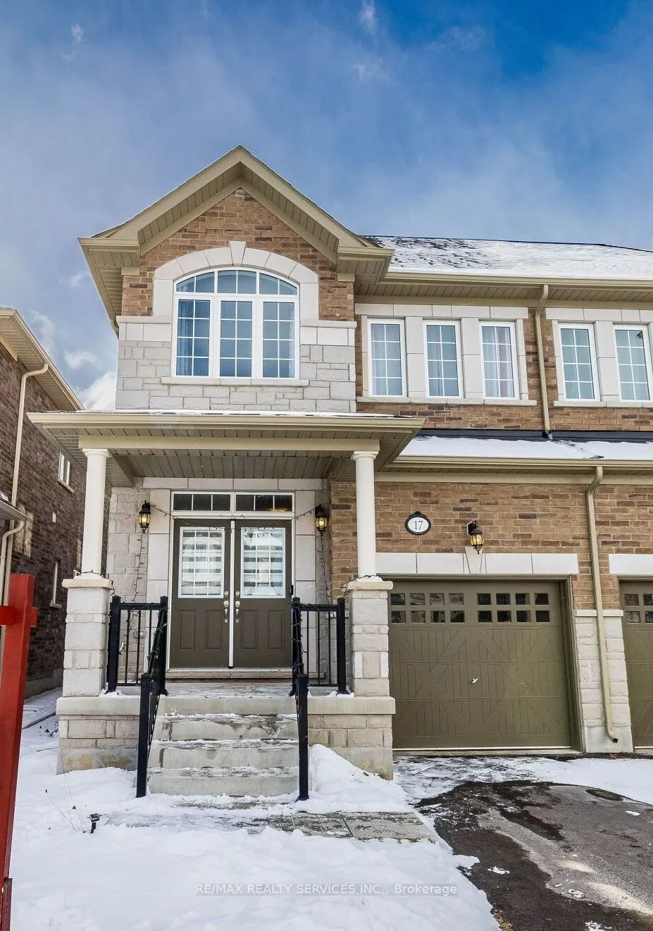 17 Overstone Road E