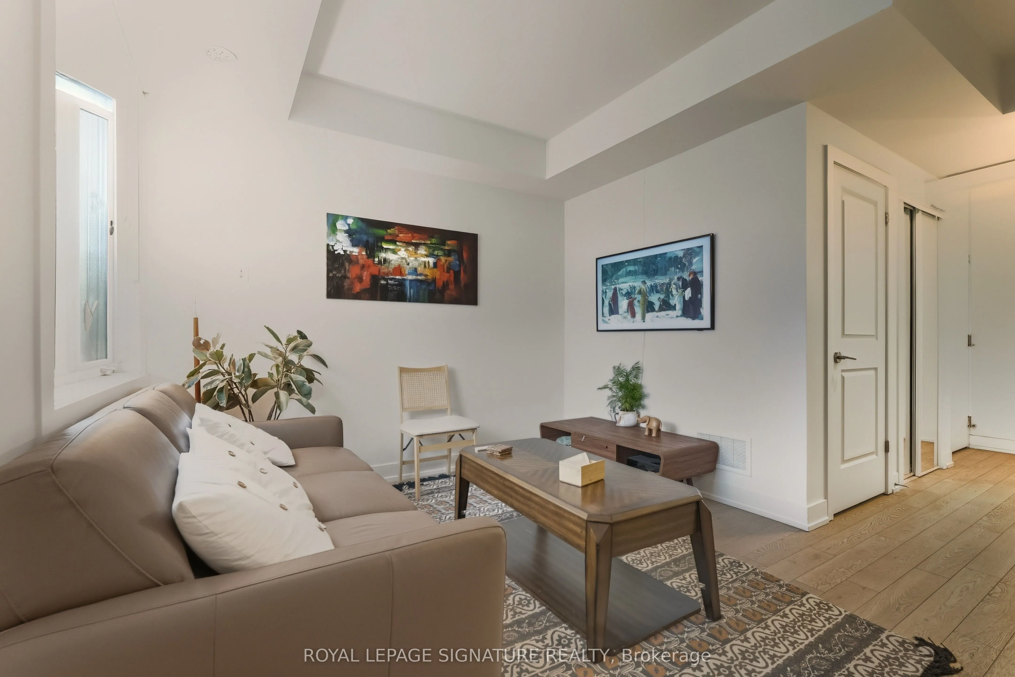 1062 Douglas McCurdy Common #227