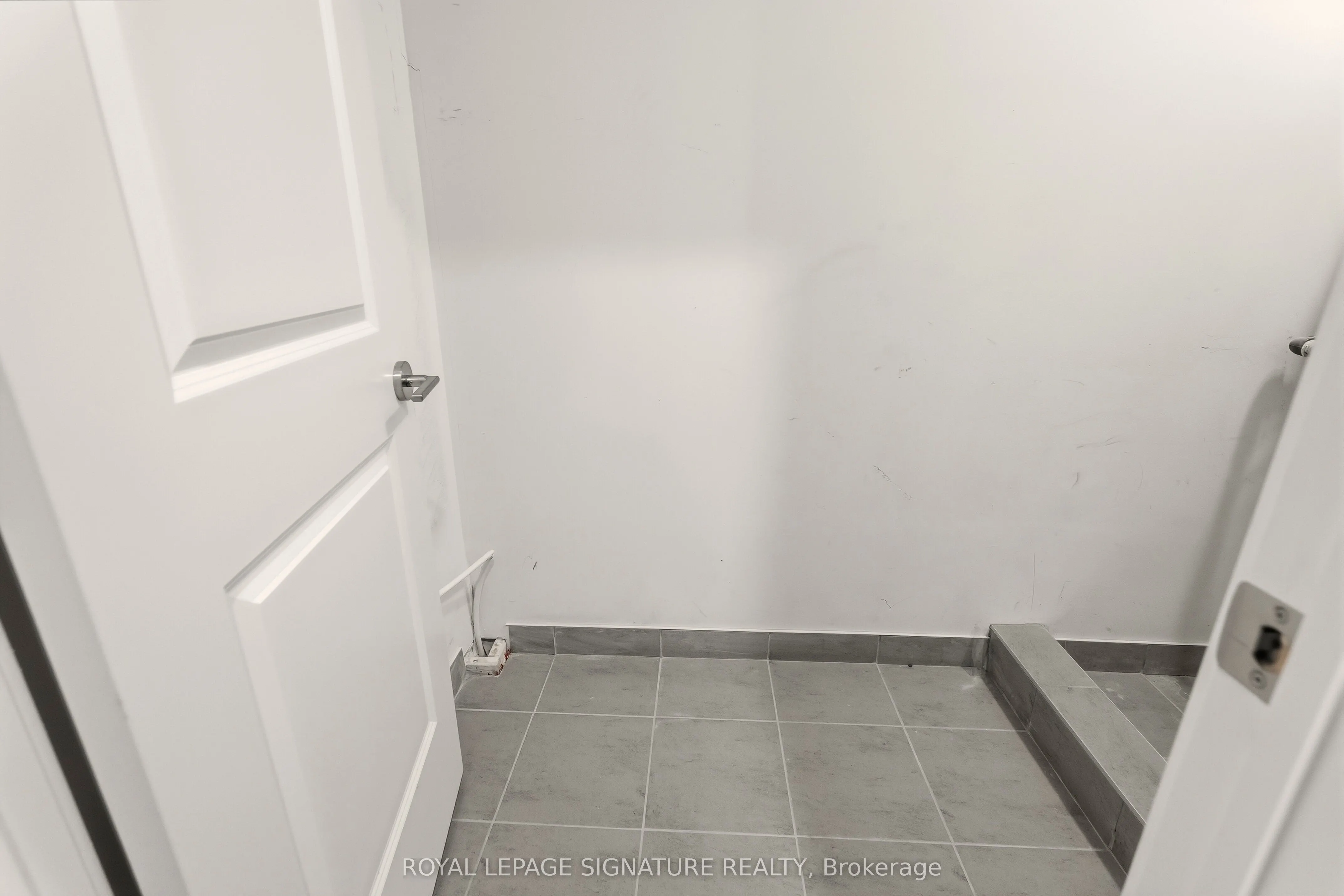 1062 Douglas McCurdy Common #227