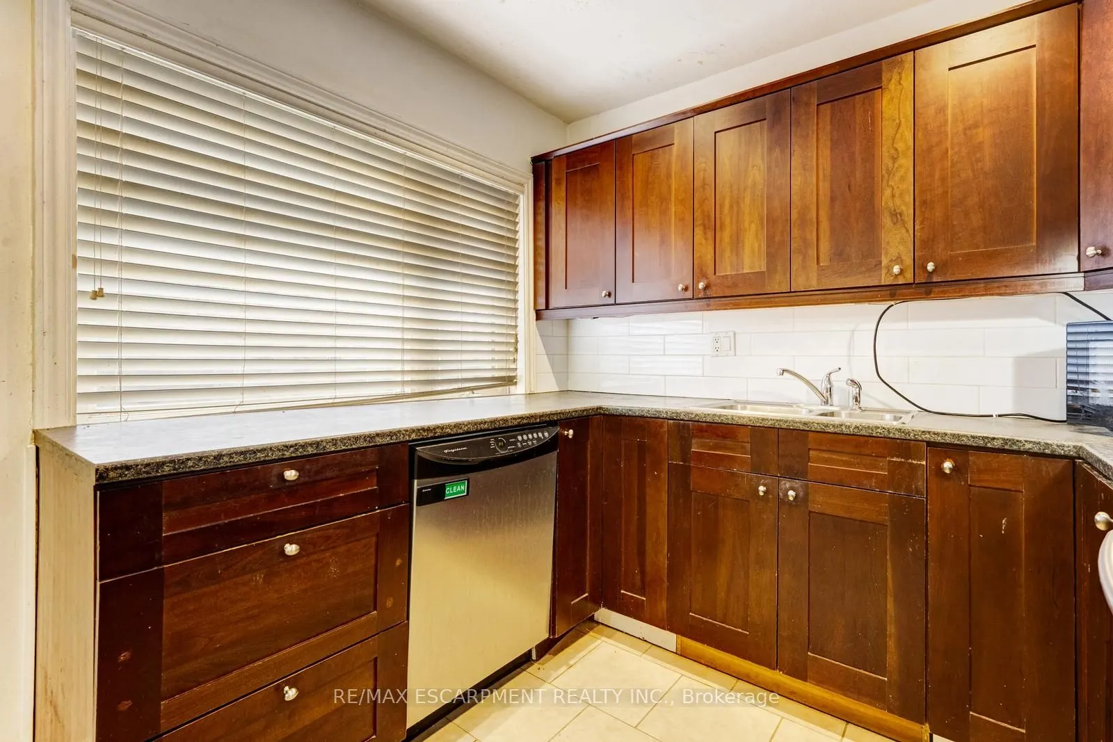16 Woodward Avenue