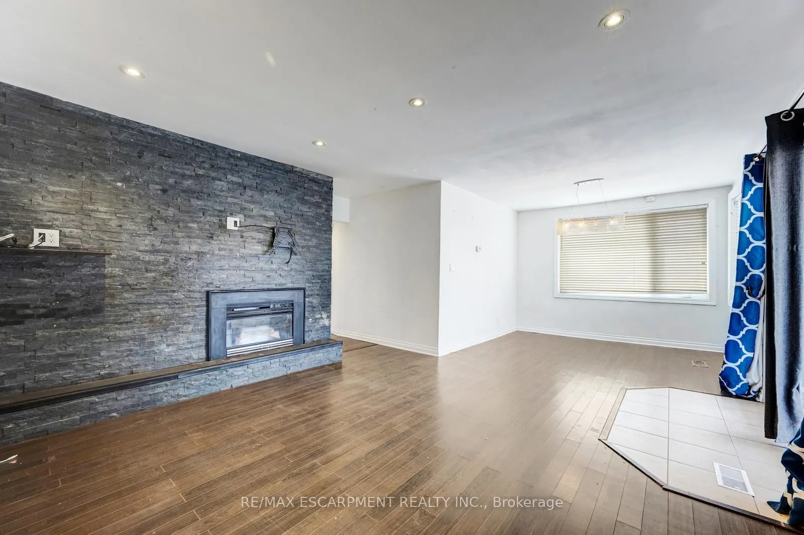 16 Woodward Avenue