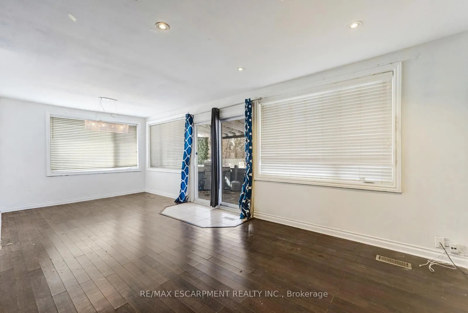 16 Woodward Avenue