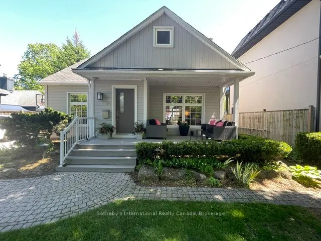 32 Anderson Street