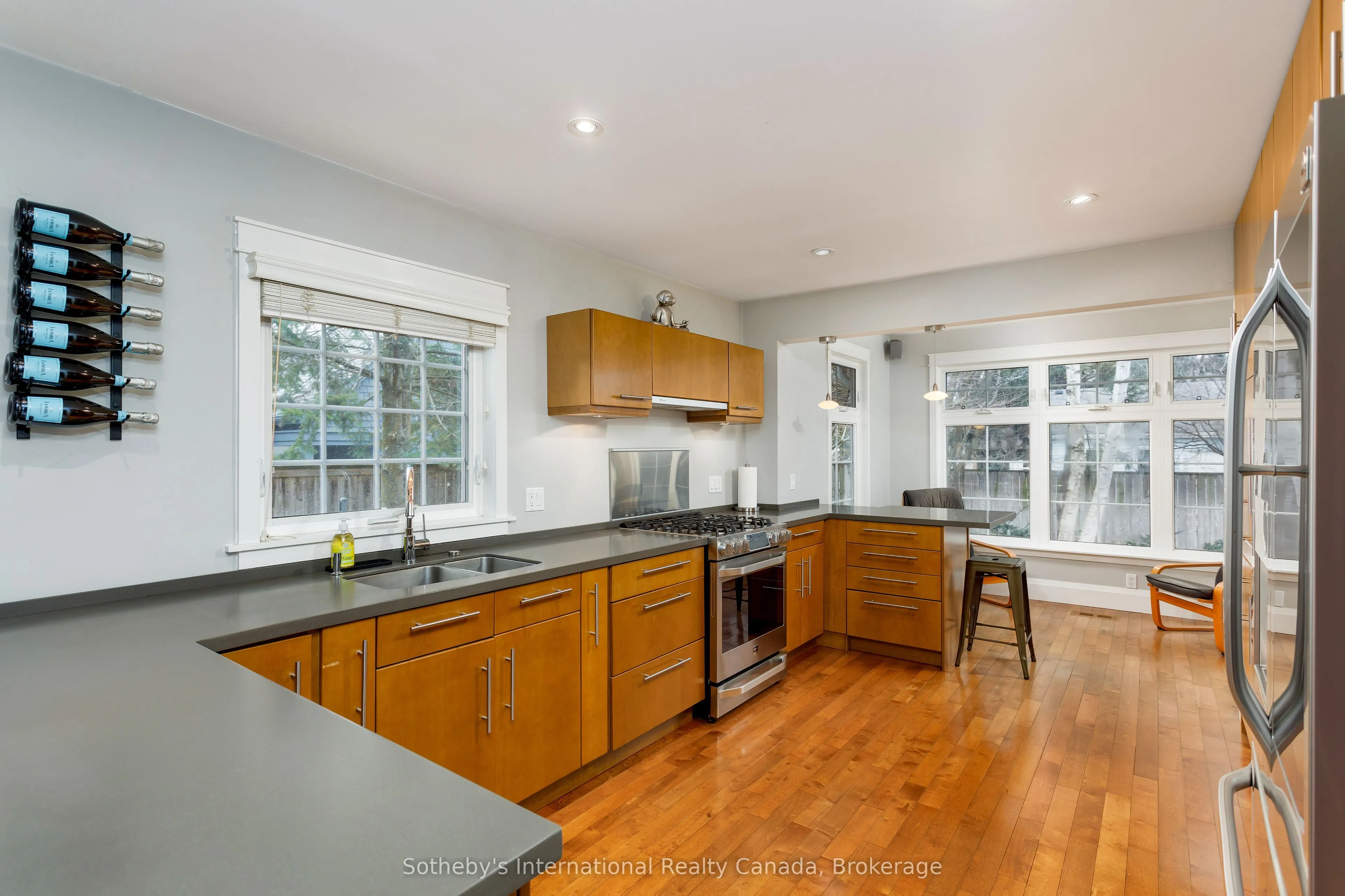 32 Anderson Street