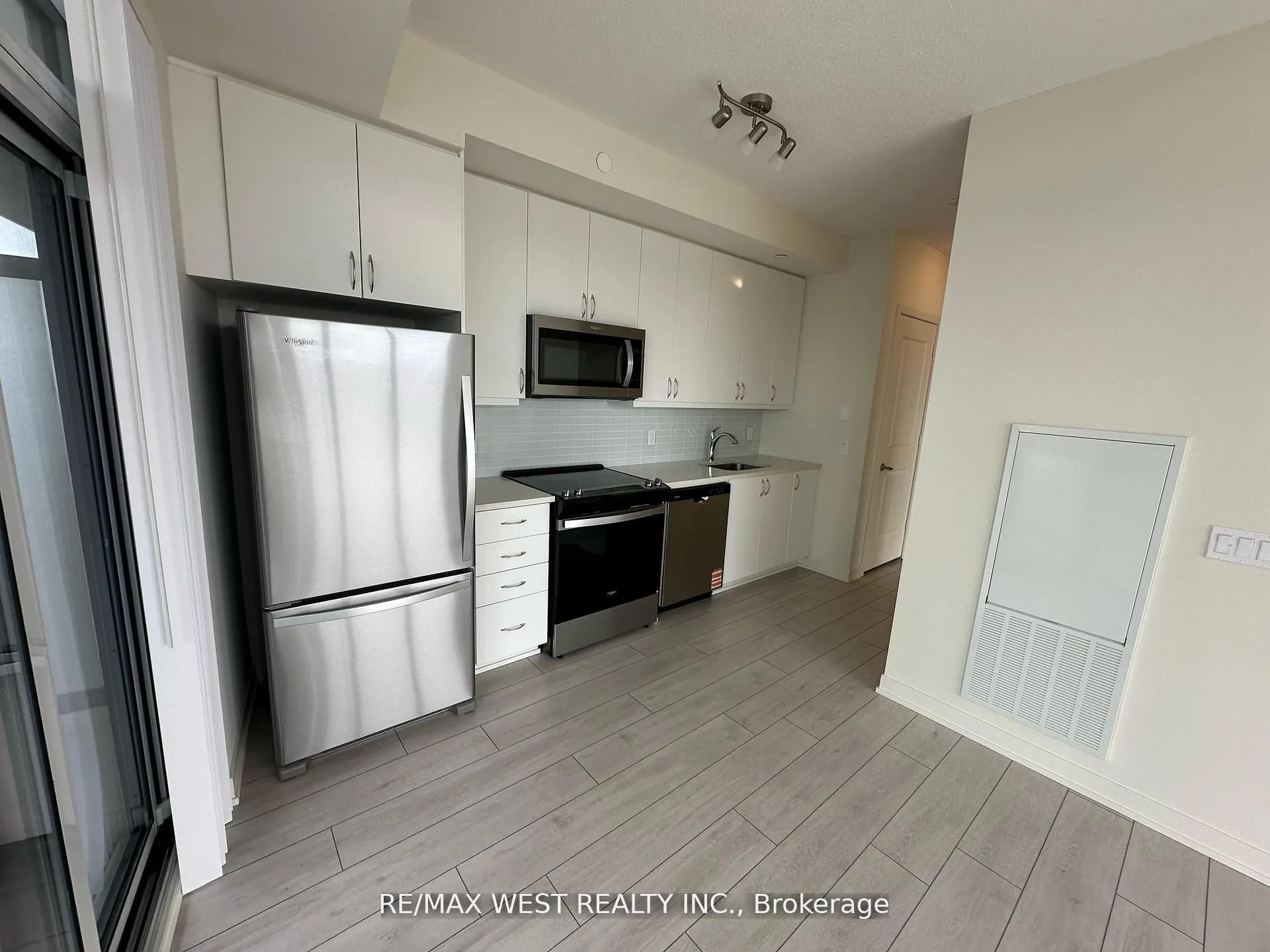 38 Annie Craig Drive #2511