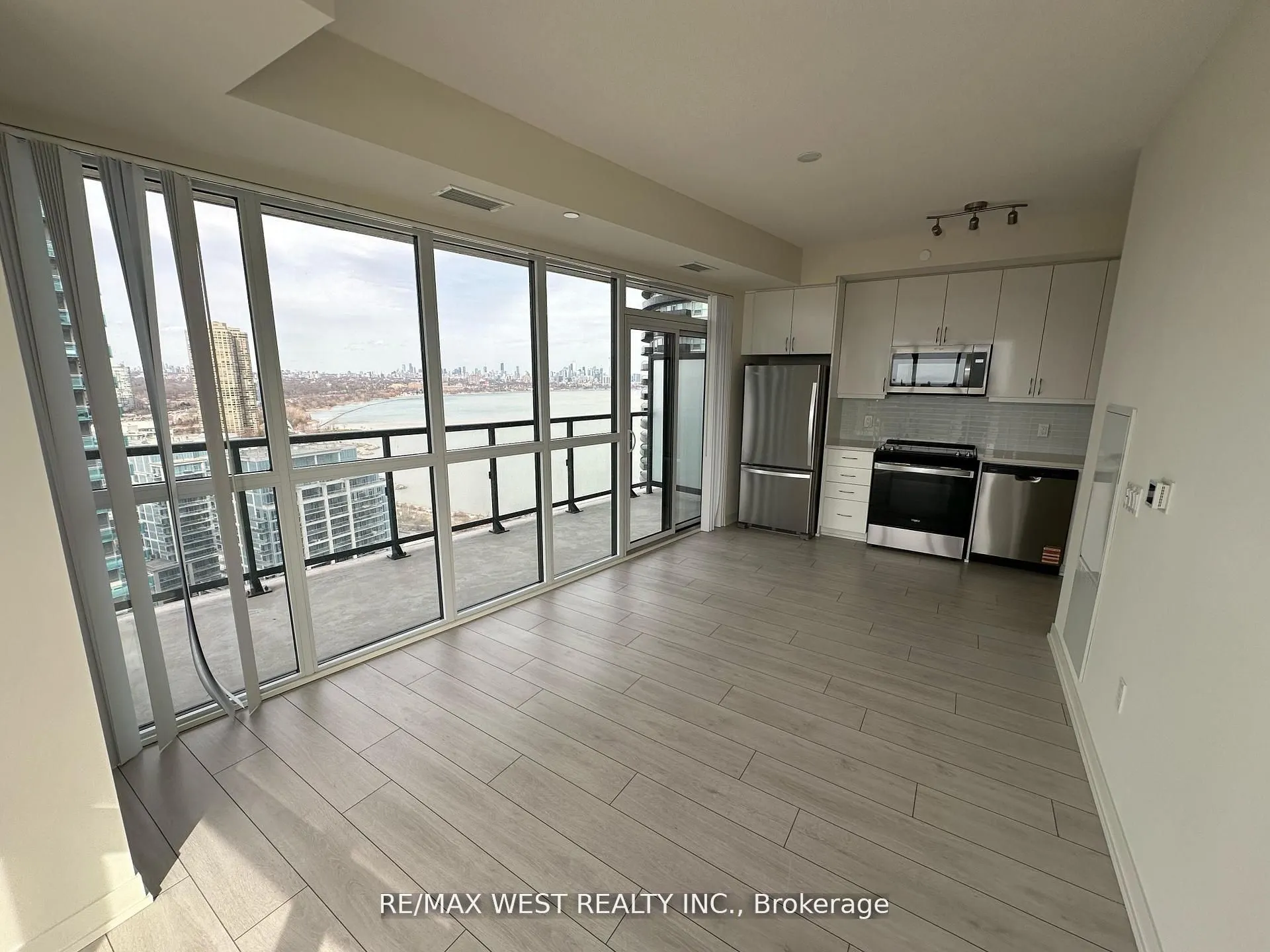 38 Annie Craig Drive #2511