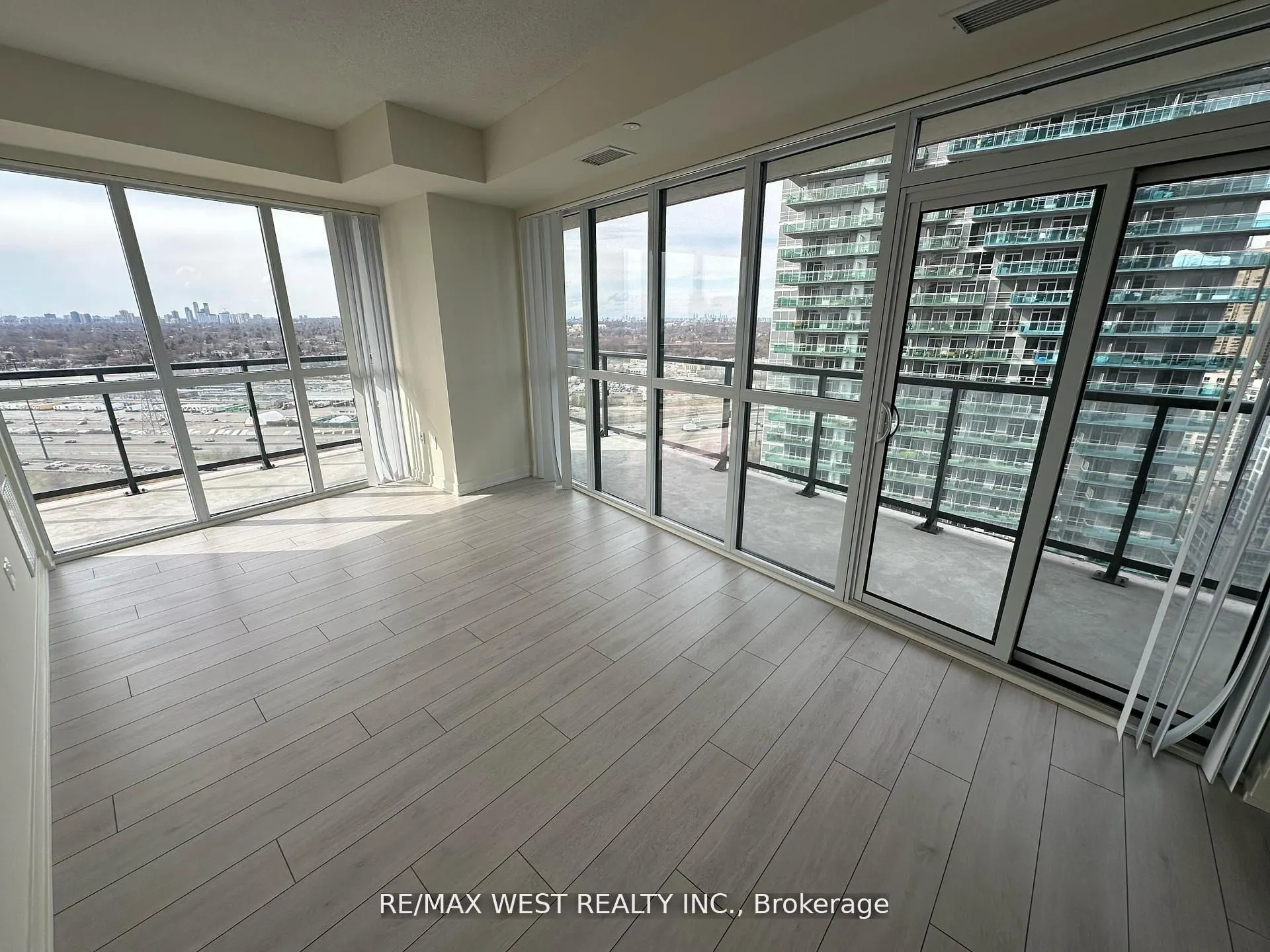38 Annie Craig Drive #2511