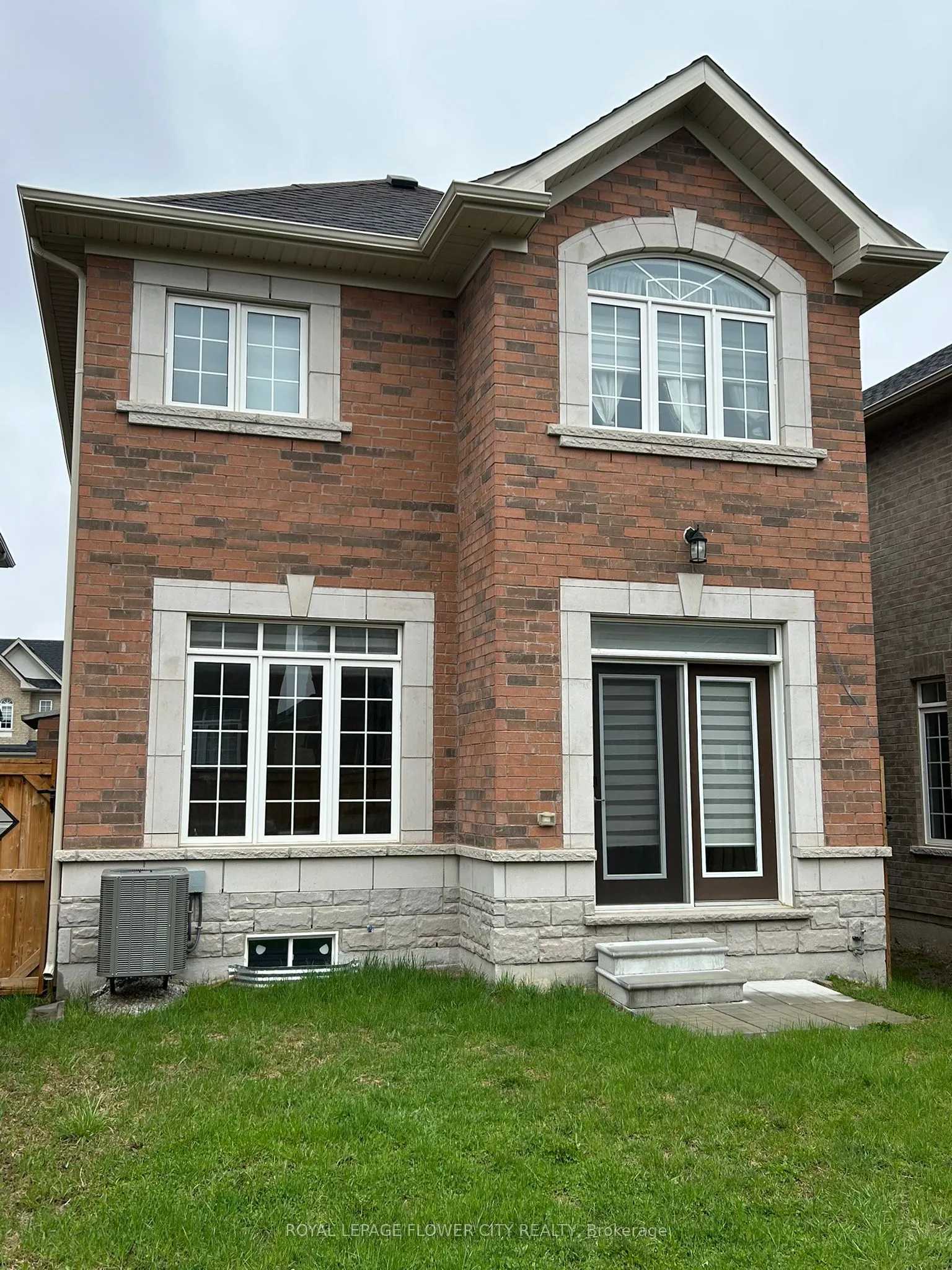 7 Overstone Road