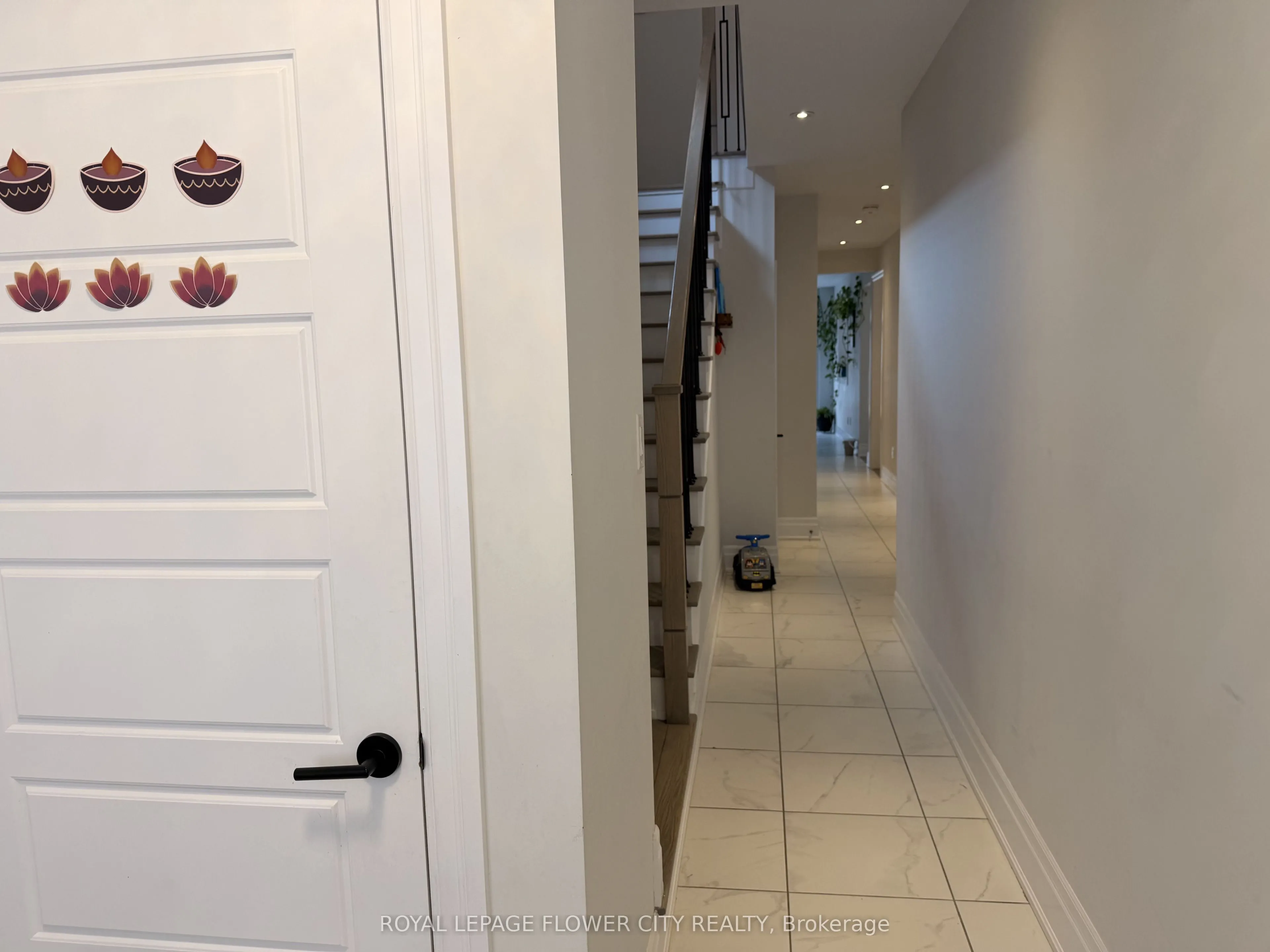 7 Overstone Road
