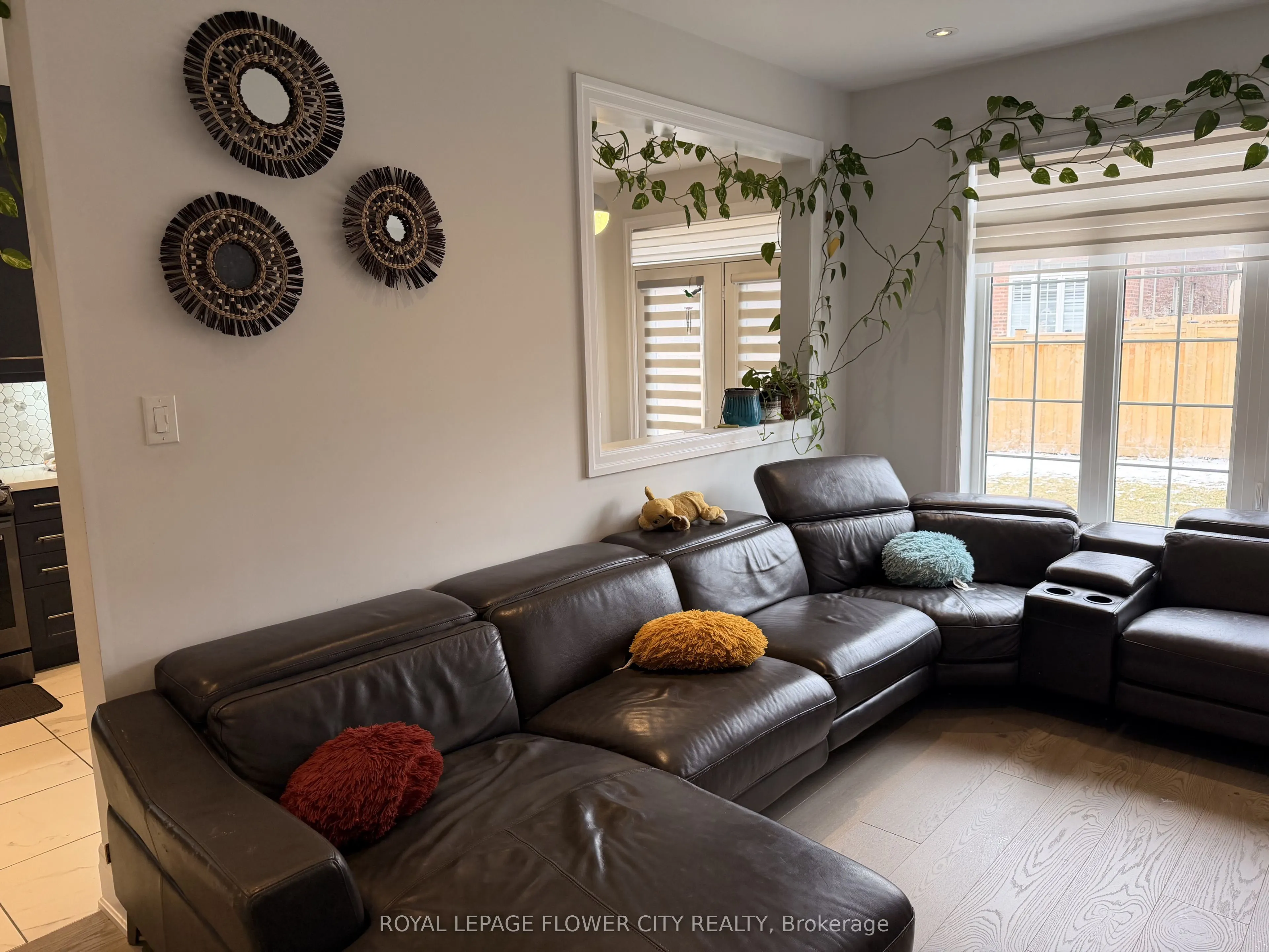 7 Overstone Road