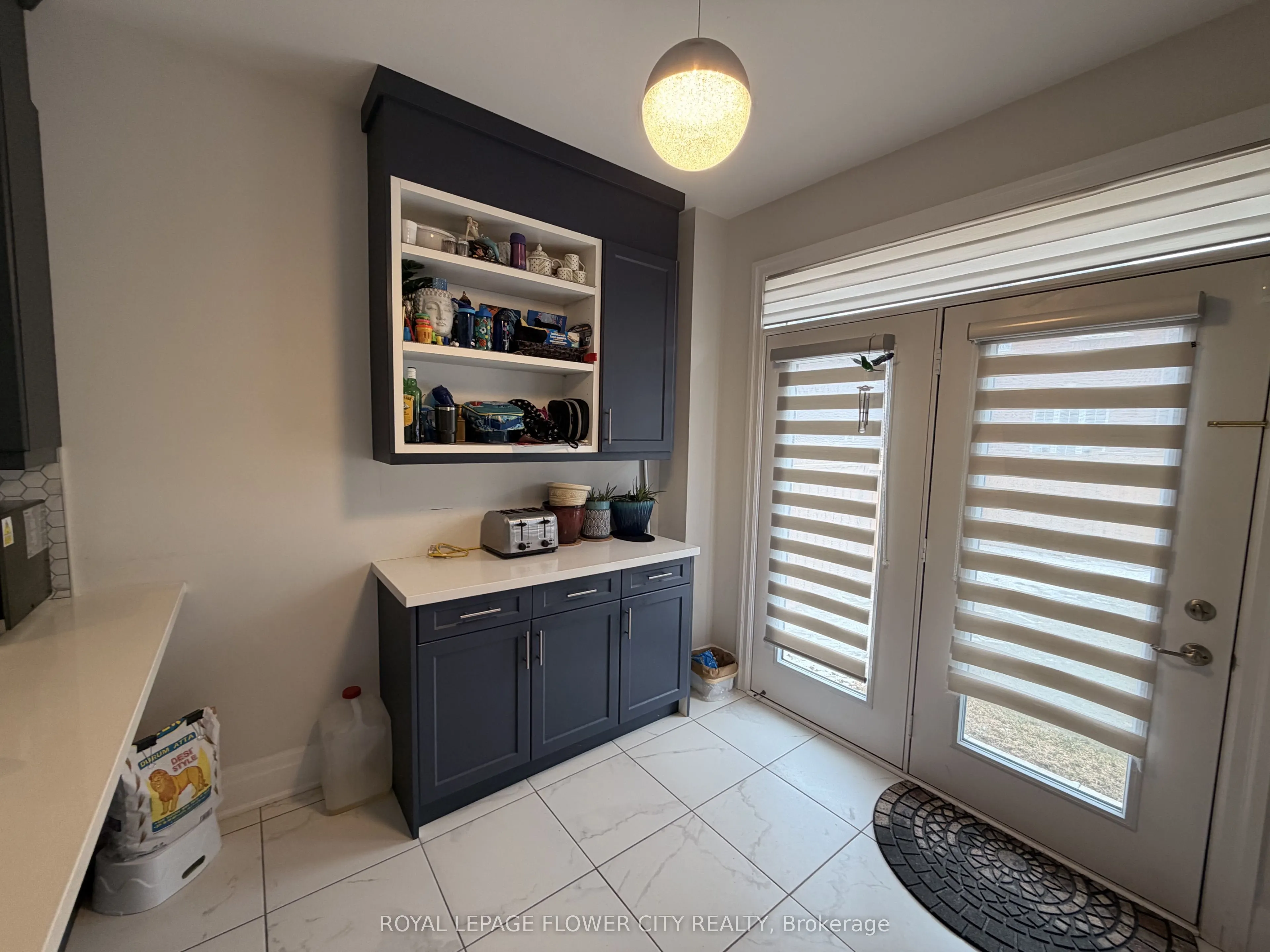 7 Overstone Road