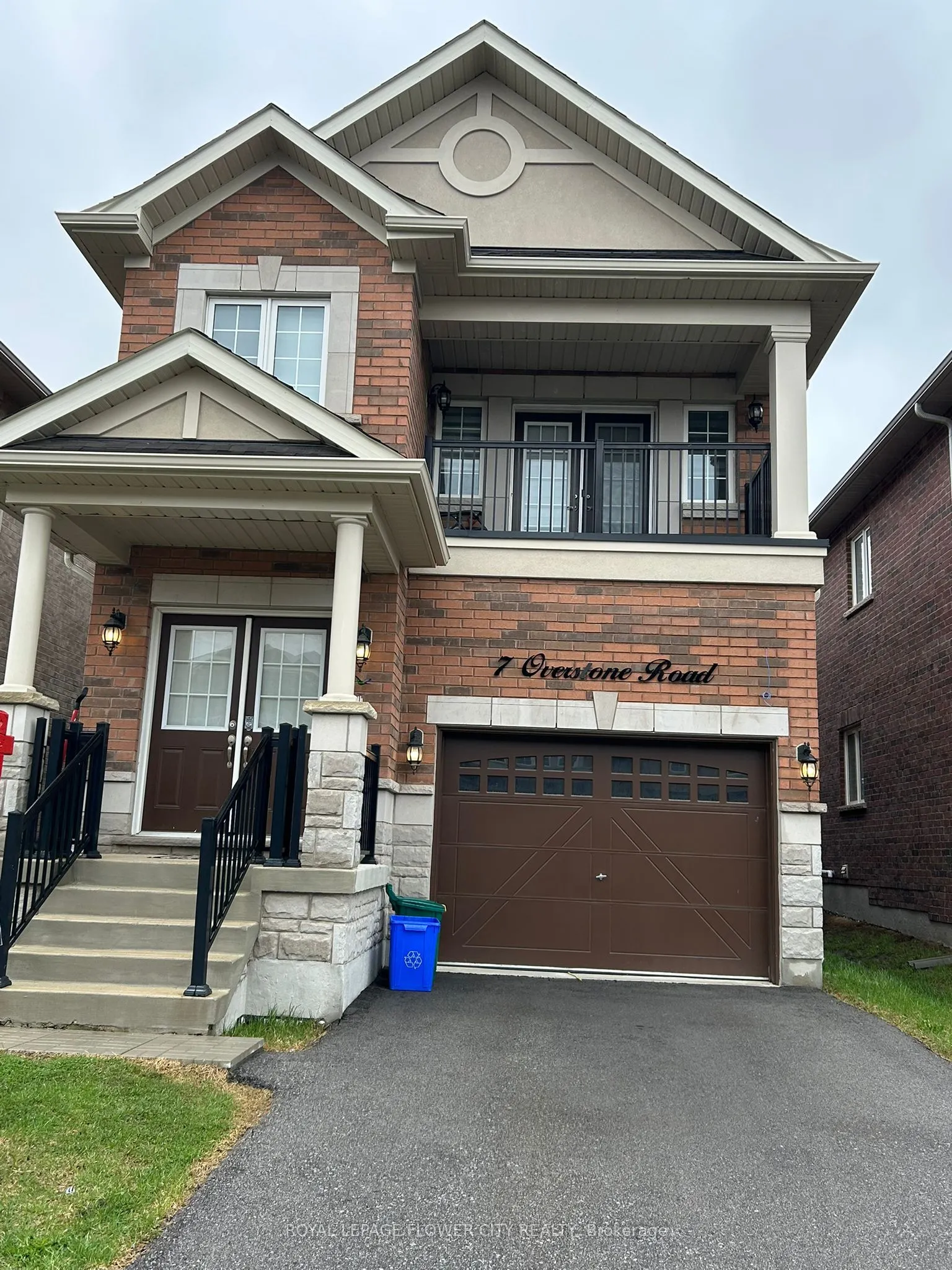 7 Overstone Road