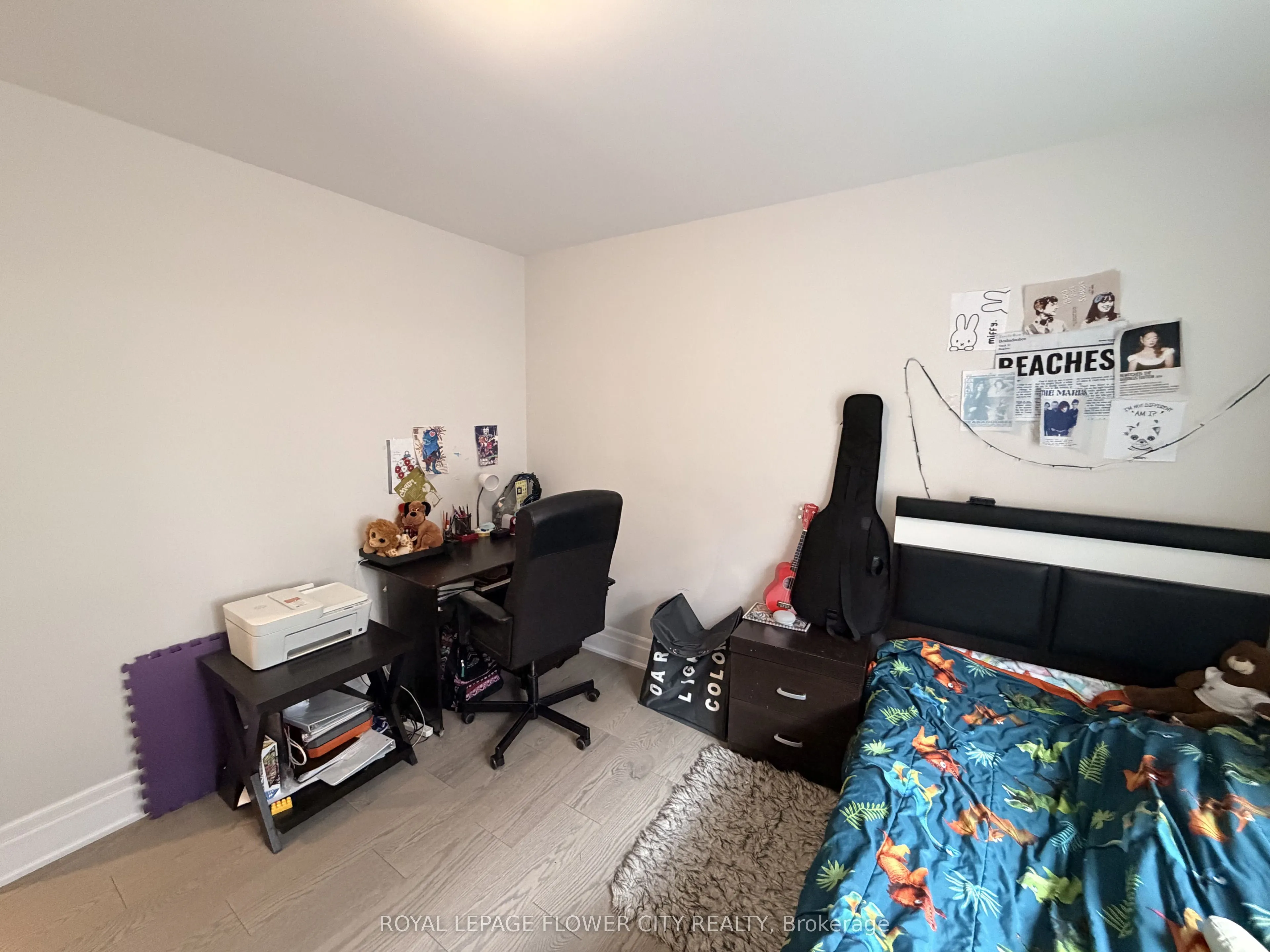 7 Overstone Road