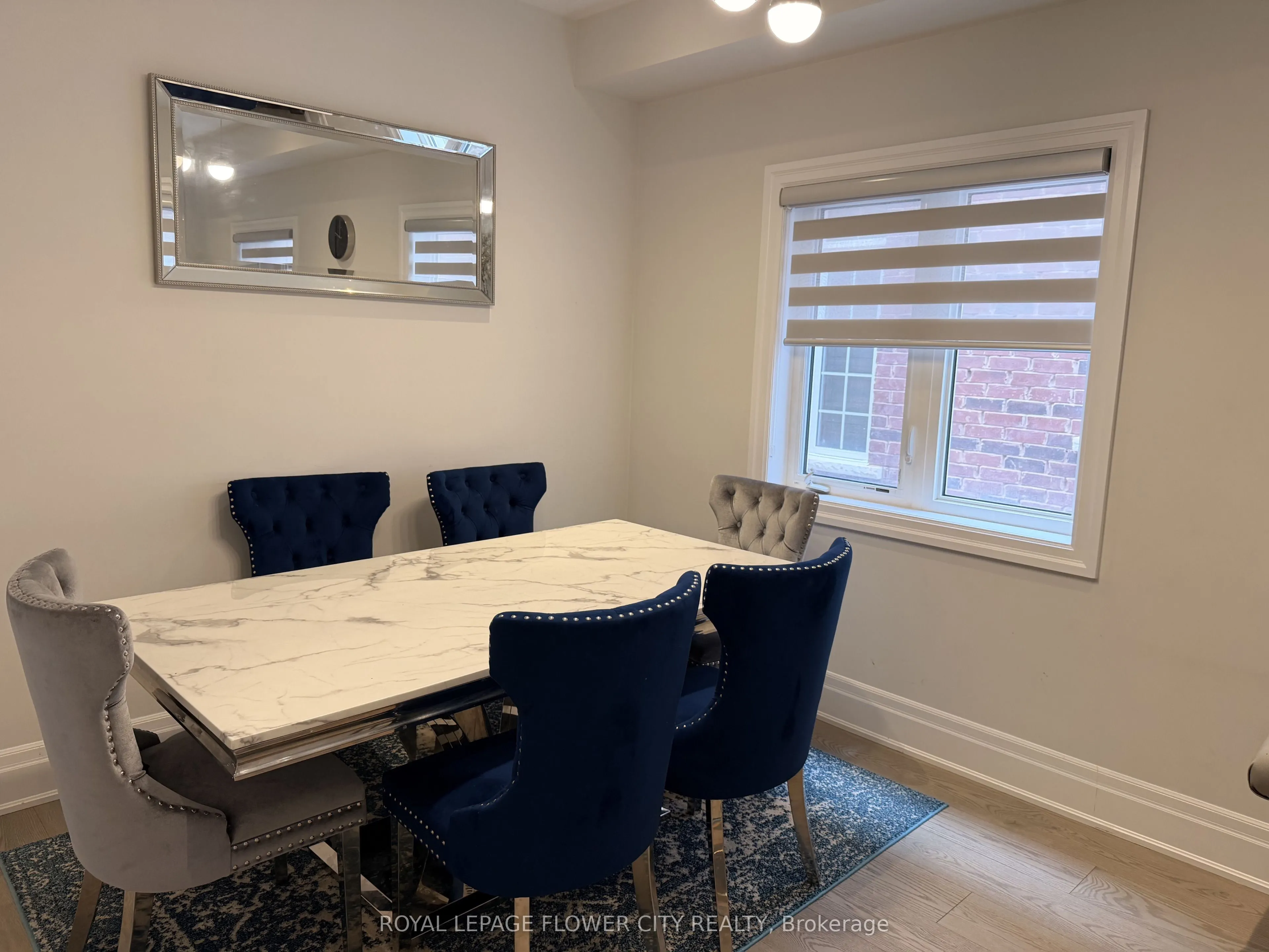 7 Overstone Road