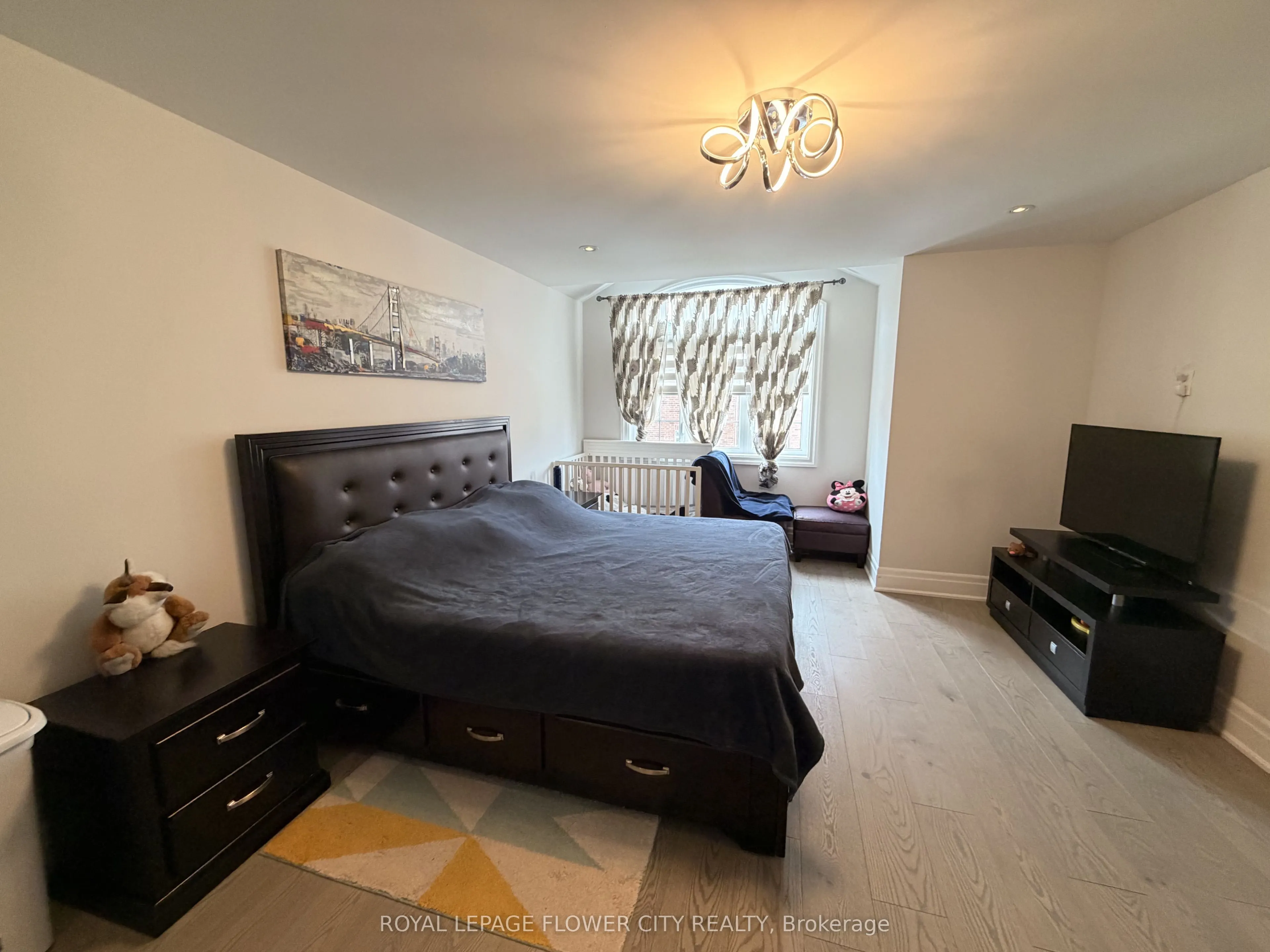 7 Overstone Road